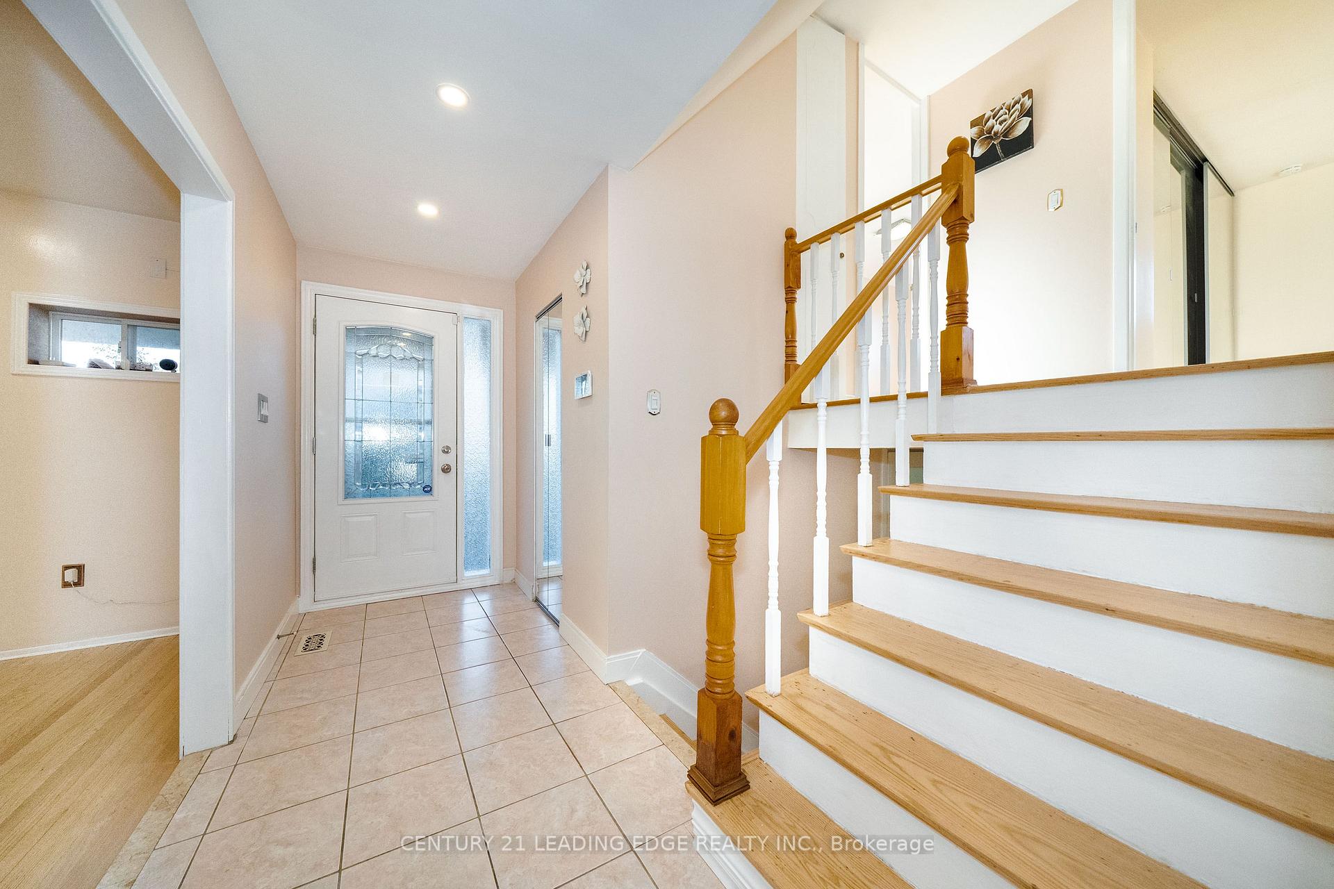 Photo 2 of 63 Mercury Road, Etobicoke, West Humber-Clairville — HOMEH