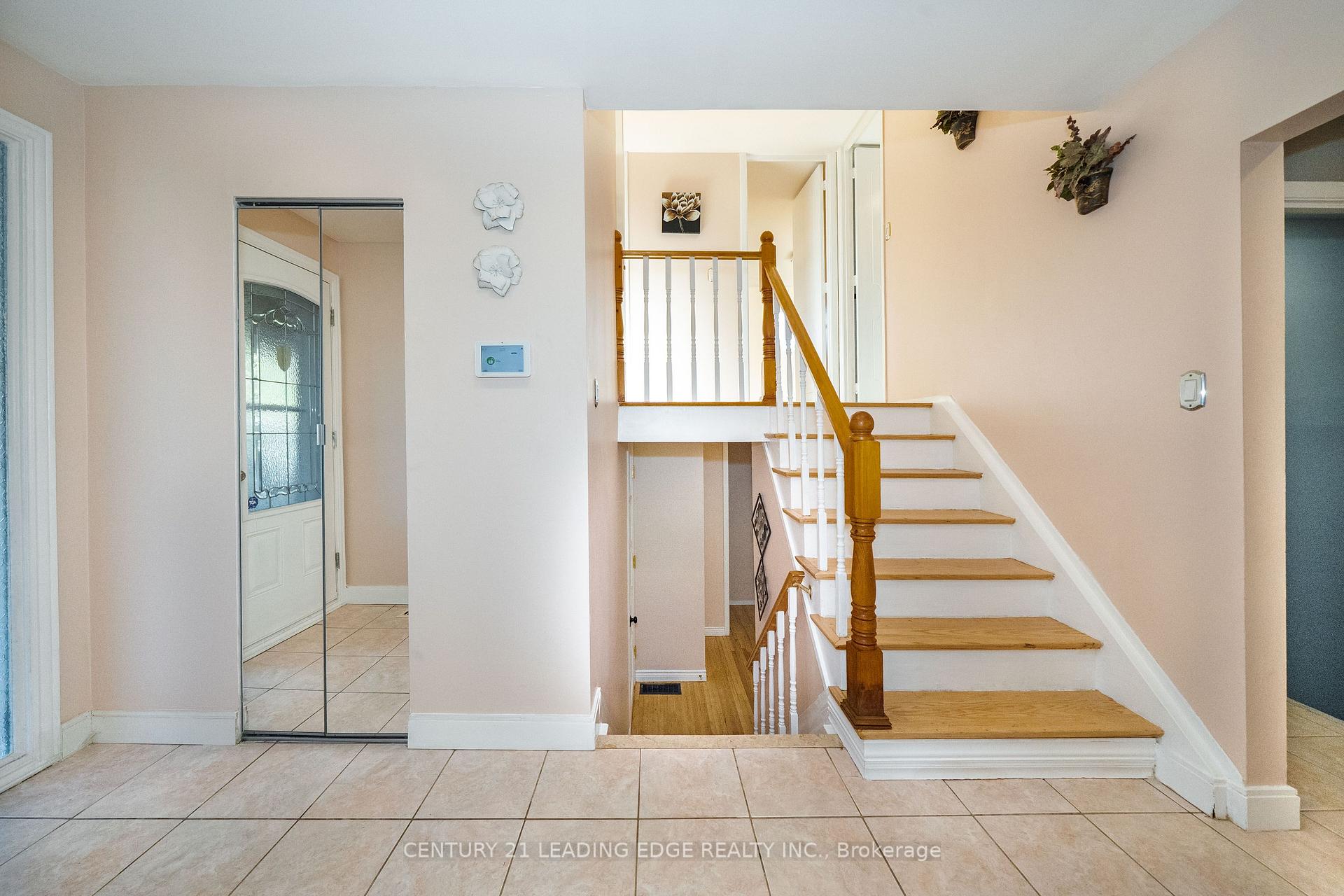 Photo 3 of 63 Mercury Road, Etobicoke, West Humber-Clairville — HOMEH