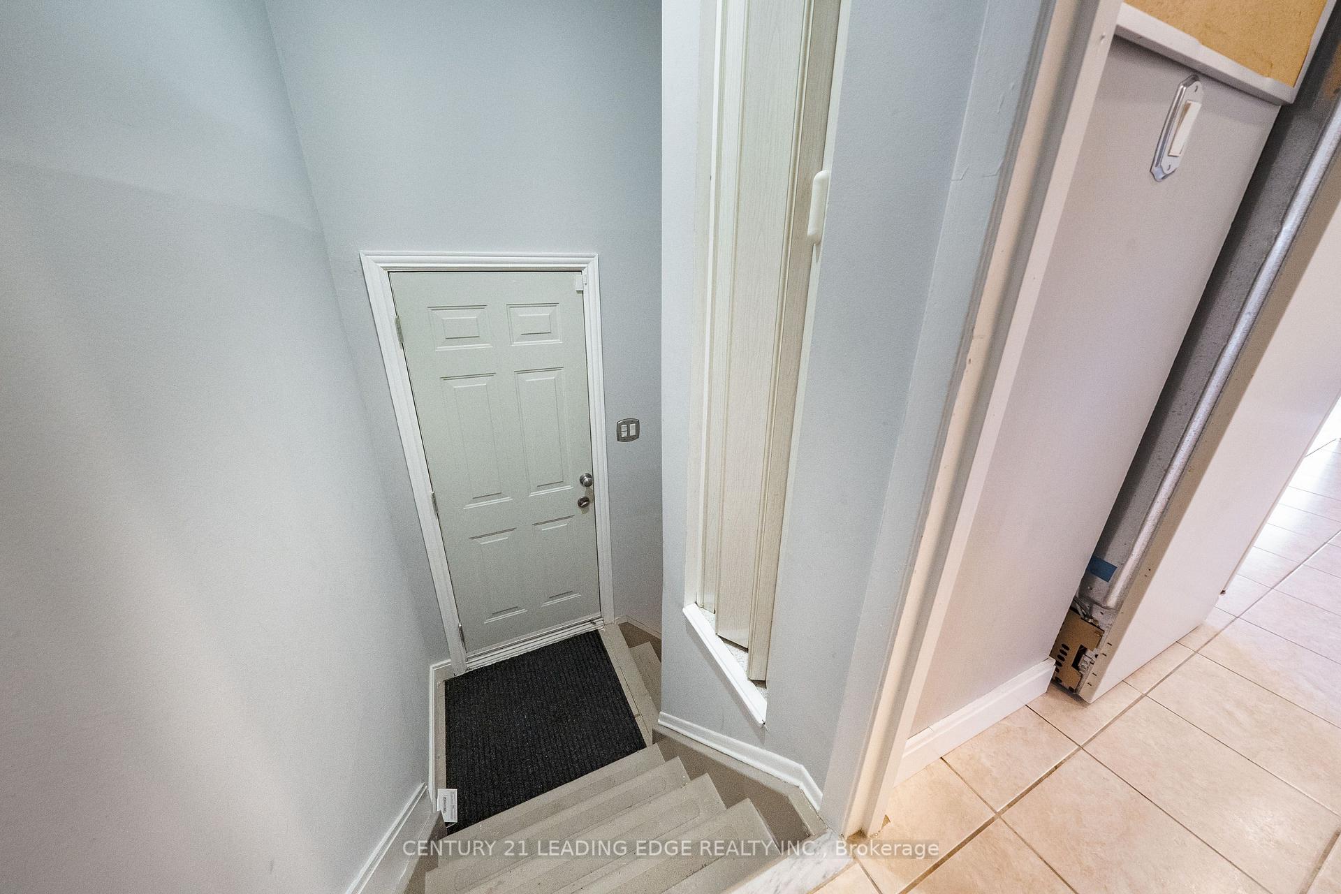 Photo 12 of 63 Mercury Road, Etobicoke, West Humber-Clairville — HOMEH