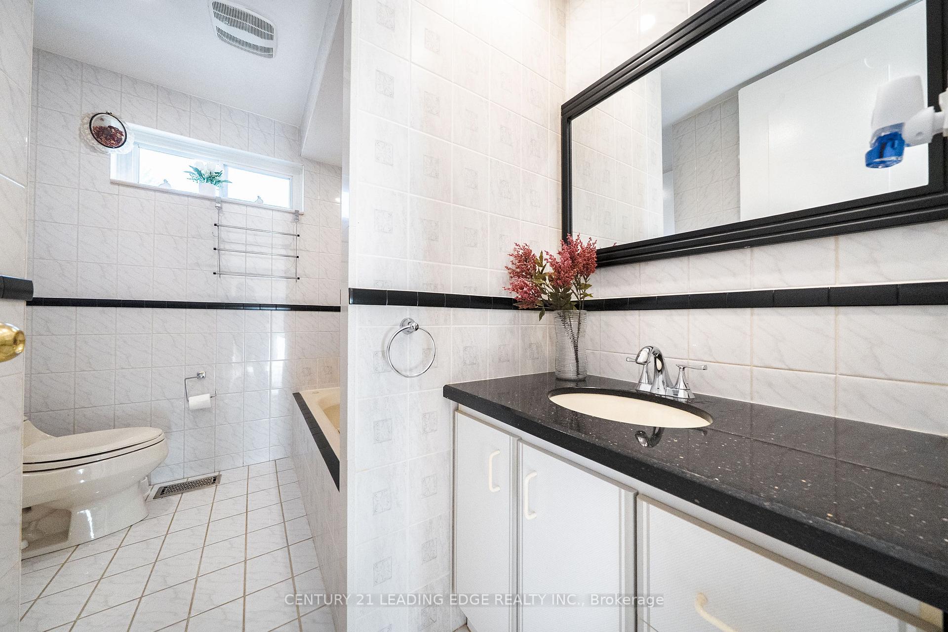 Photo 13 of 63 Mercury Road, Etobicoke, West Humber-Clairville — HOMEH