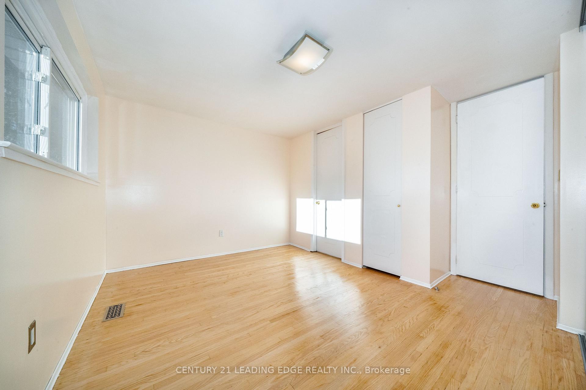 Photo 17 of 63 Mercury Road, Etobicoke, West Humber-Clairville — HOMEH