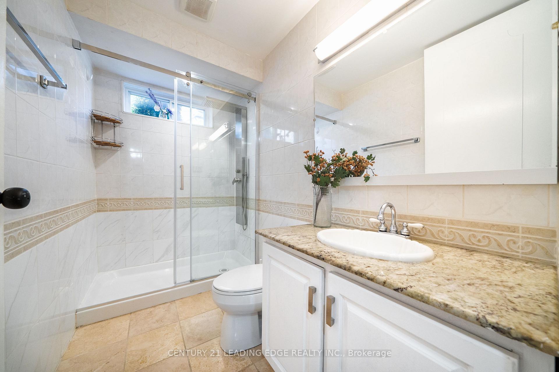 Photo 20 of 63 Mercury Road, Etobicoke, West Humber-Clairville — HOMEH