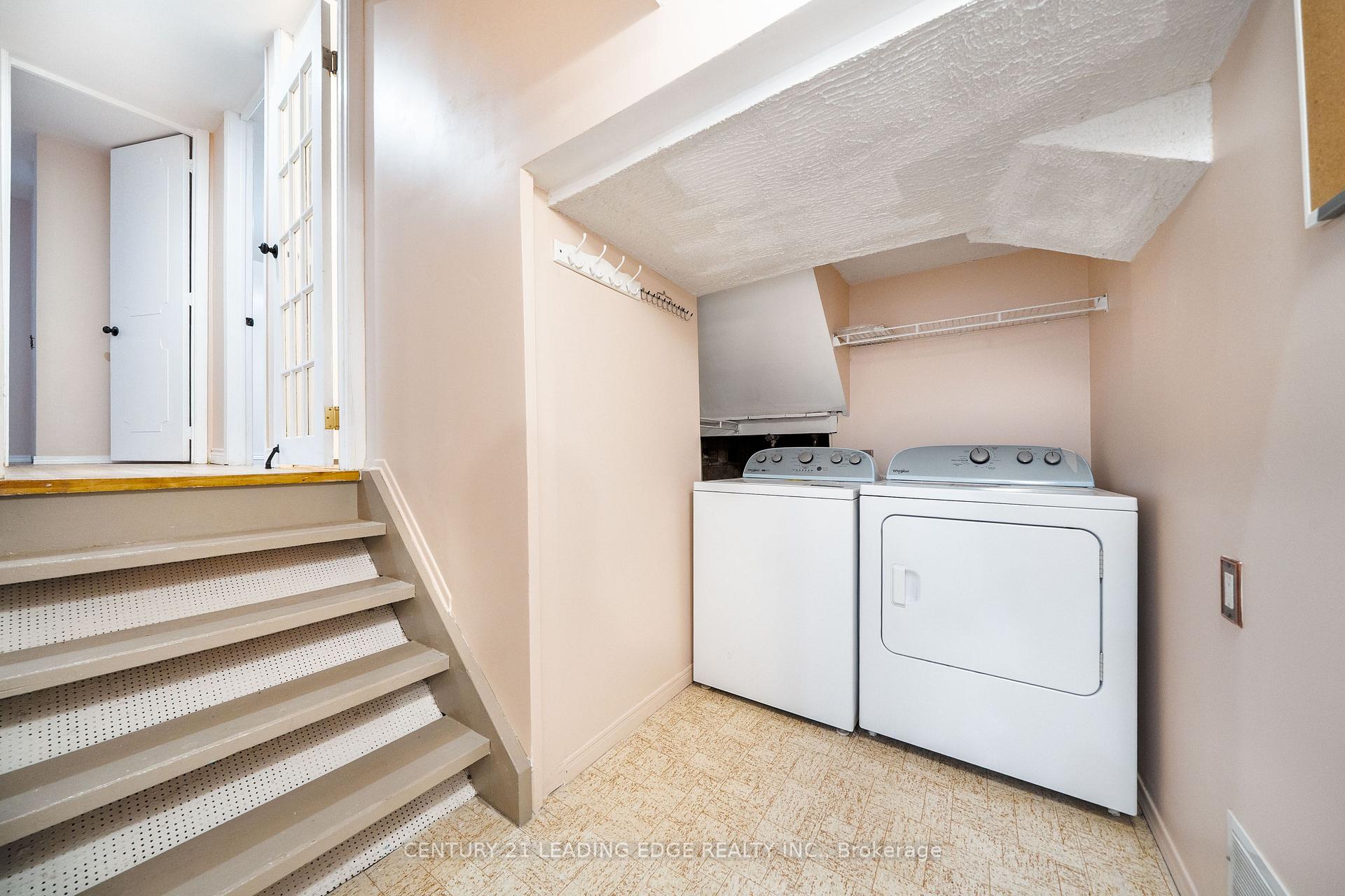 Photo 23 of 63 Mercury Road, Etobicoke, West Humber-Clairville — HOMEH