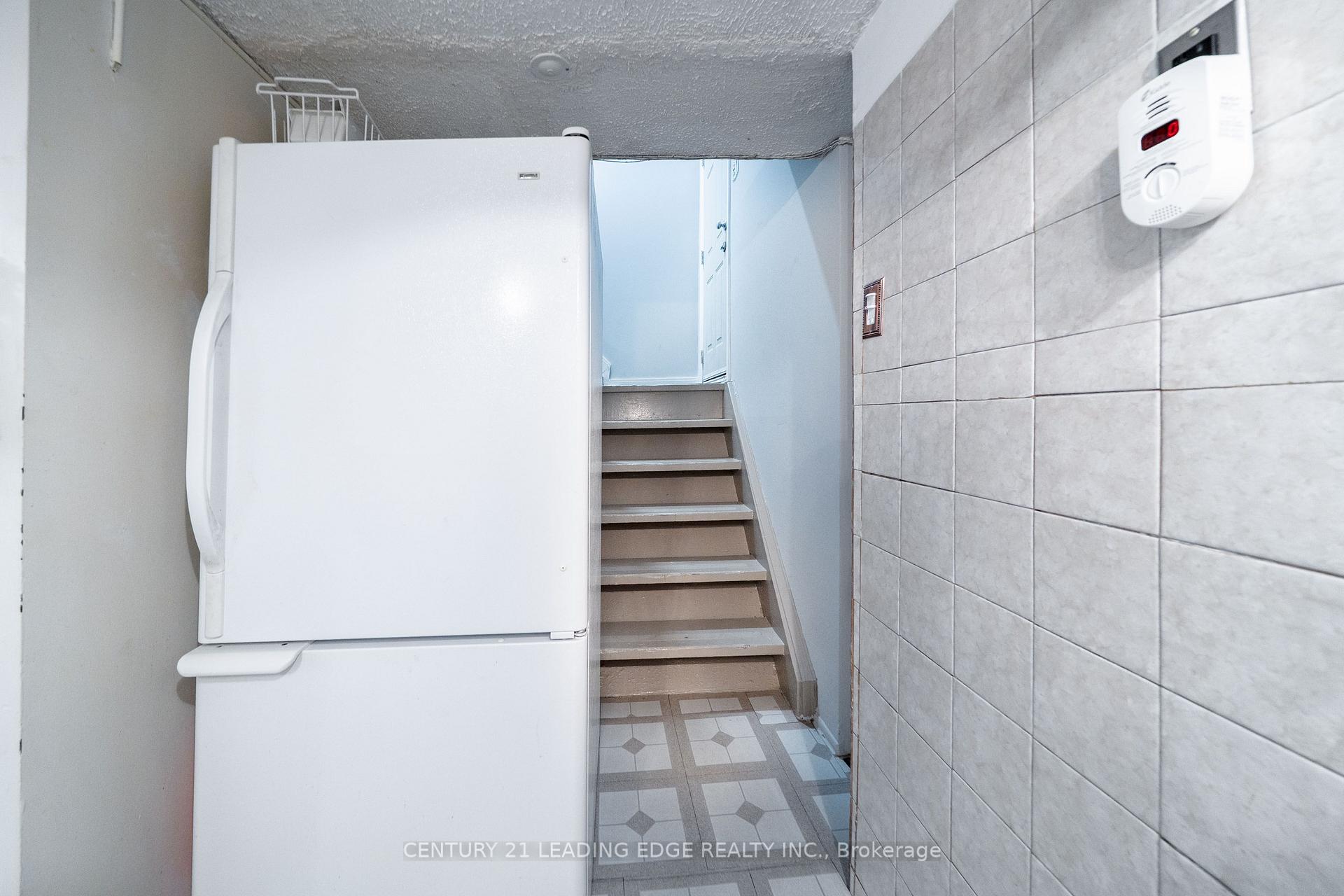 Photo 29 of 63 Mercury Road, Etobicoke, West Humber-Clairville — HOMEH