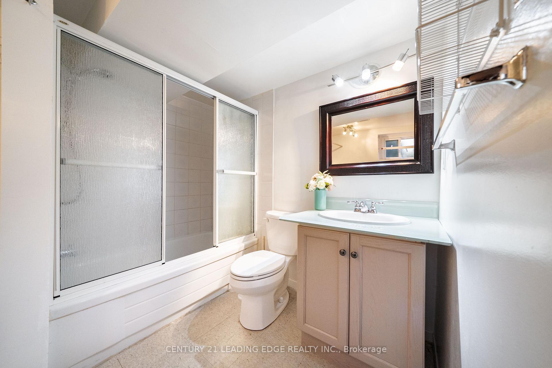 Photo 30 of 63 Mercury Road, Etobicoke, West Humber-Clairville — HOMEH
