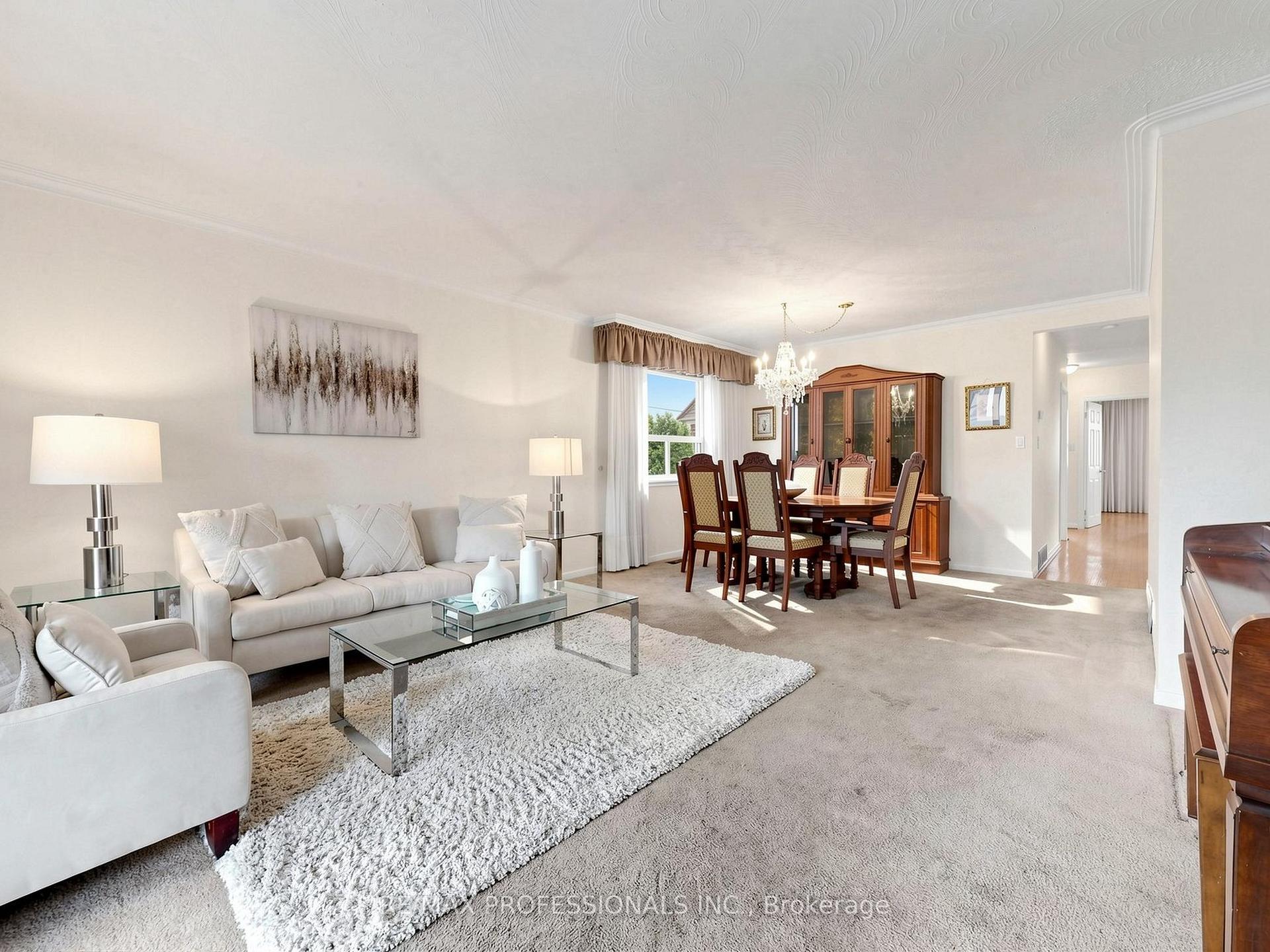 Photo 4 of 34 Crestridge Heights Road, Etobicoke, Willowridge-Martingrove-Richview — HOMEH