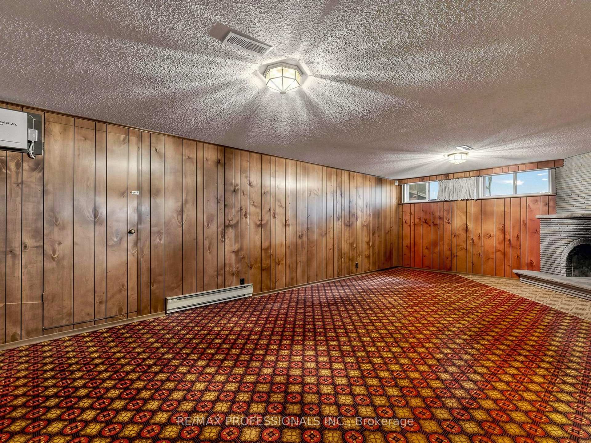 Photo 17 of 34 Crestridge Heights Road, Etobicoke, Willowridge-Martingrove-Richview — HOMEH