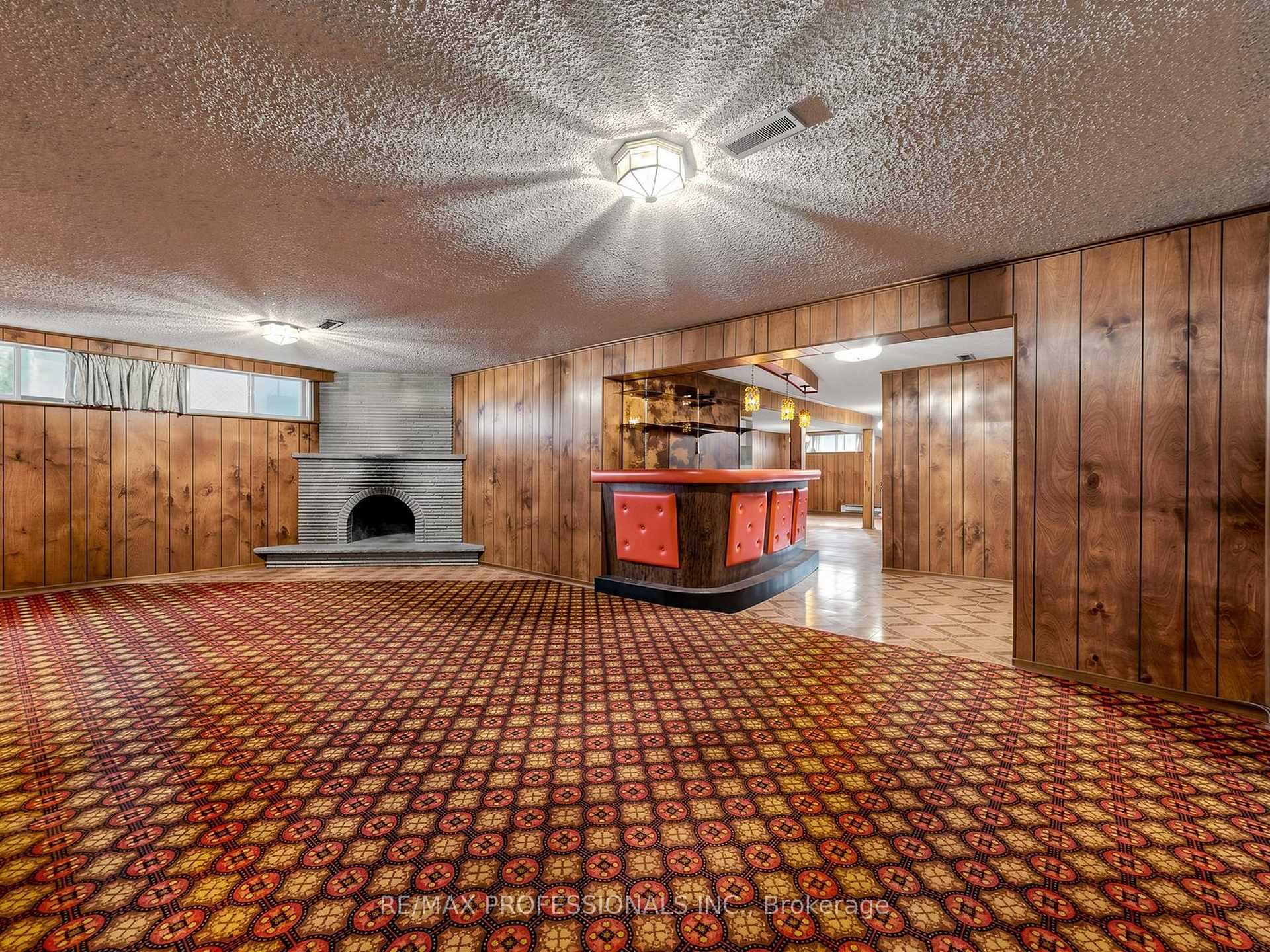 Photo 18 of 34 Crestridge Heights Road, Etobicoke, Willowridge-Martingrove-Richview — HOMEH