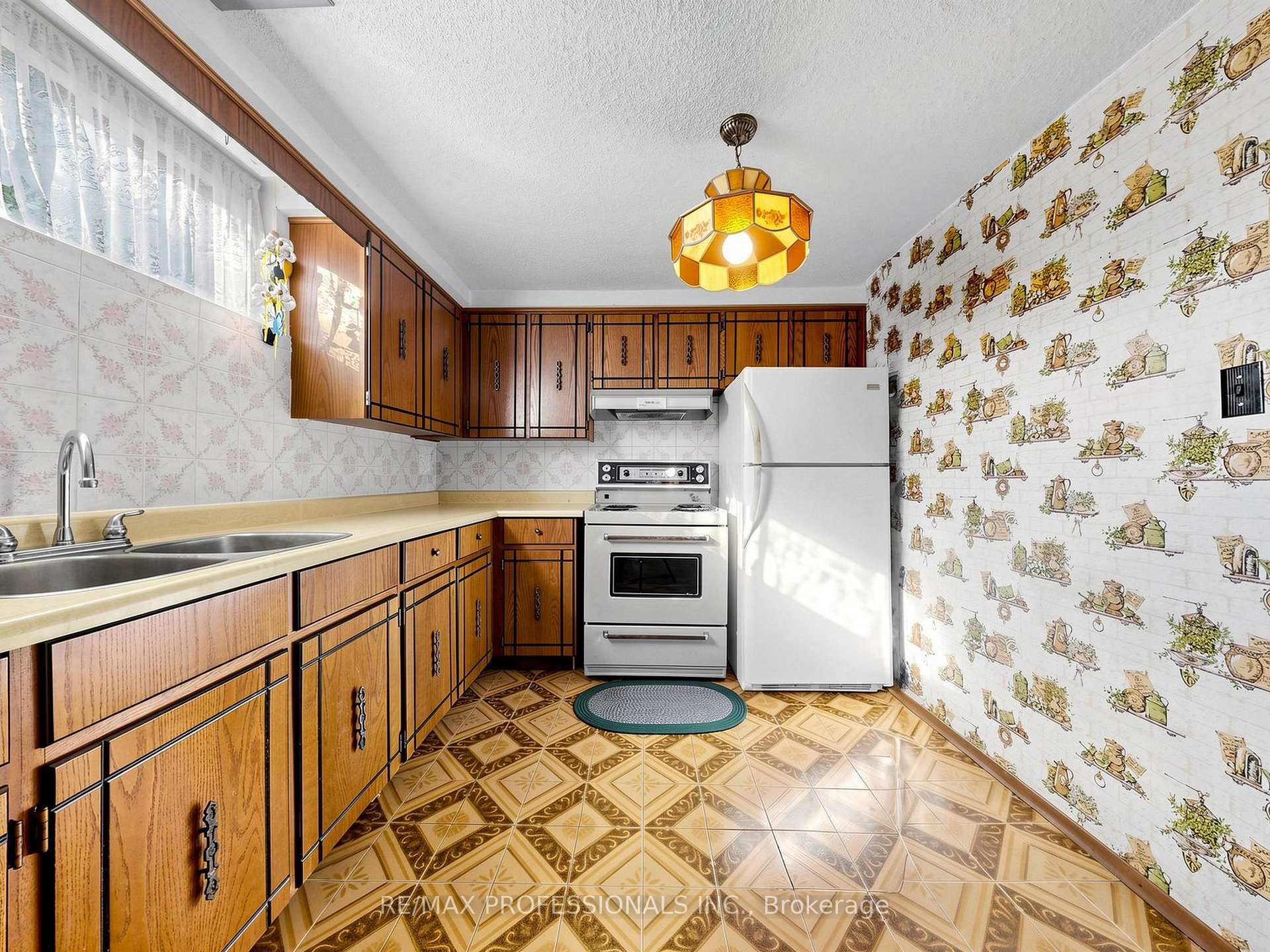 Photo 21 of 34 Crestridge Heights Road, Etobicoke, Willowridge-Martingrove-Richview — HOMEH