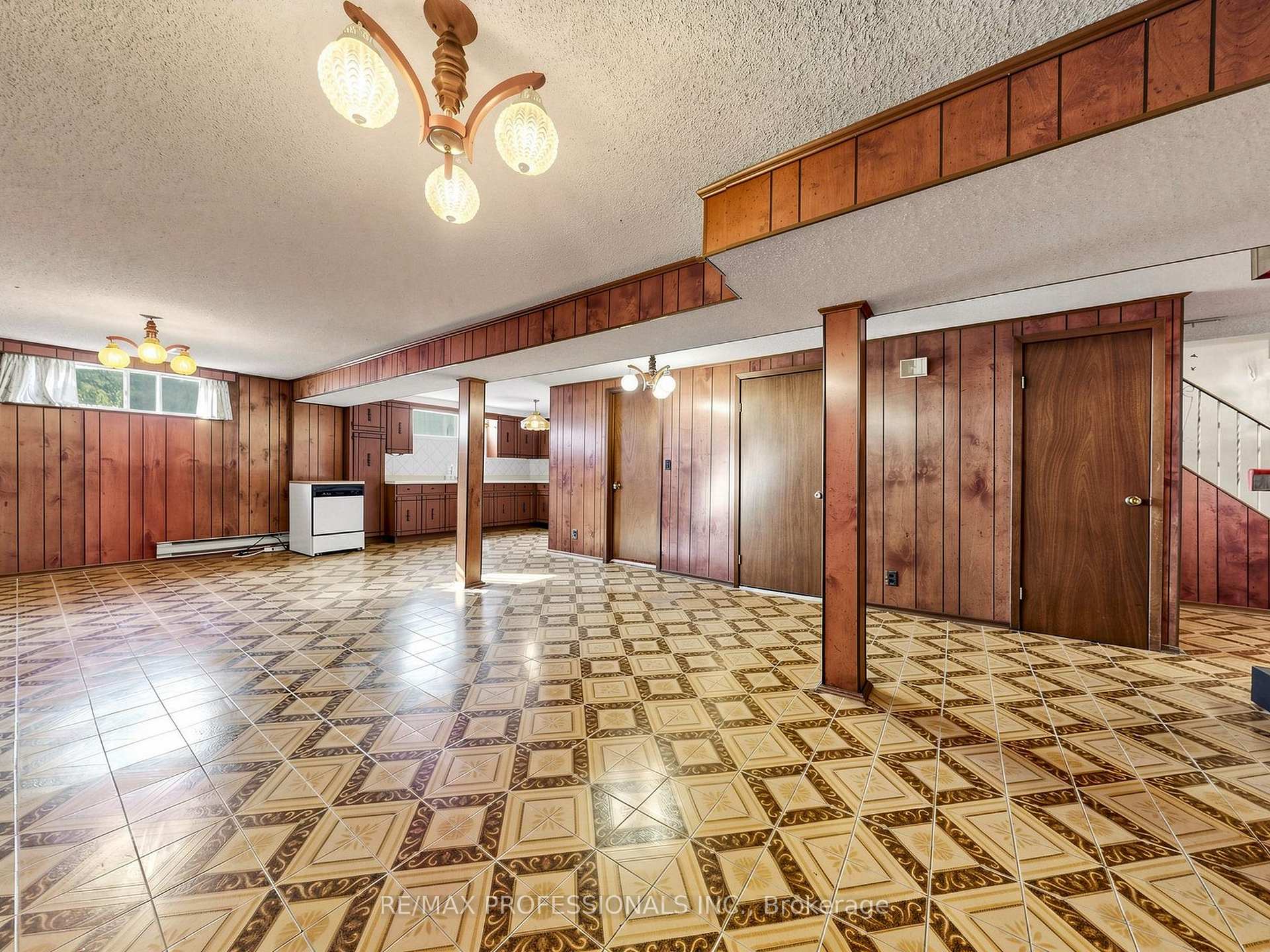 Photo 24 of 34 Crestridge Heights Road, Etobicoke, Willowridge-Martingrove-Richview — HOMEH
