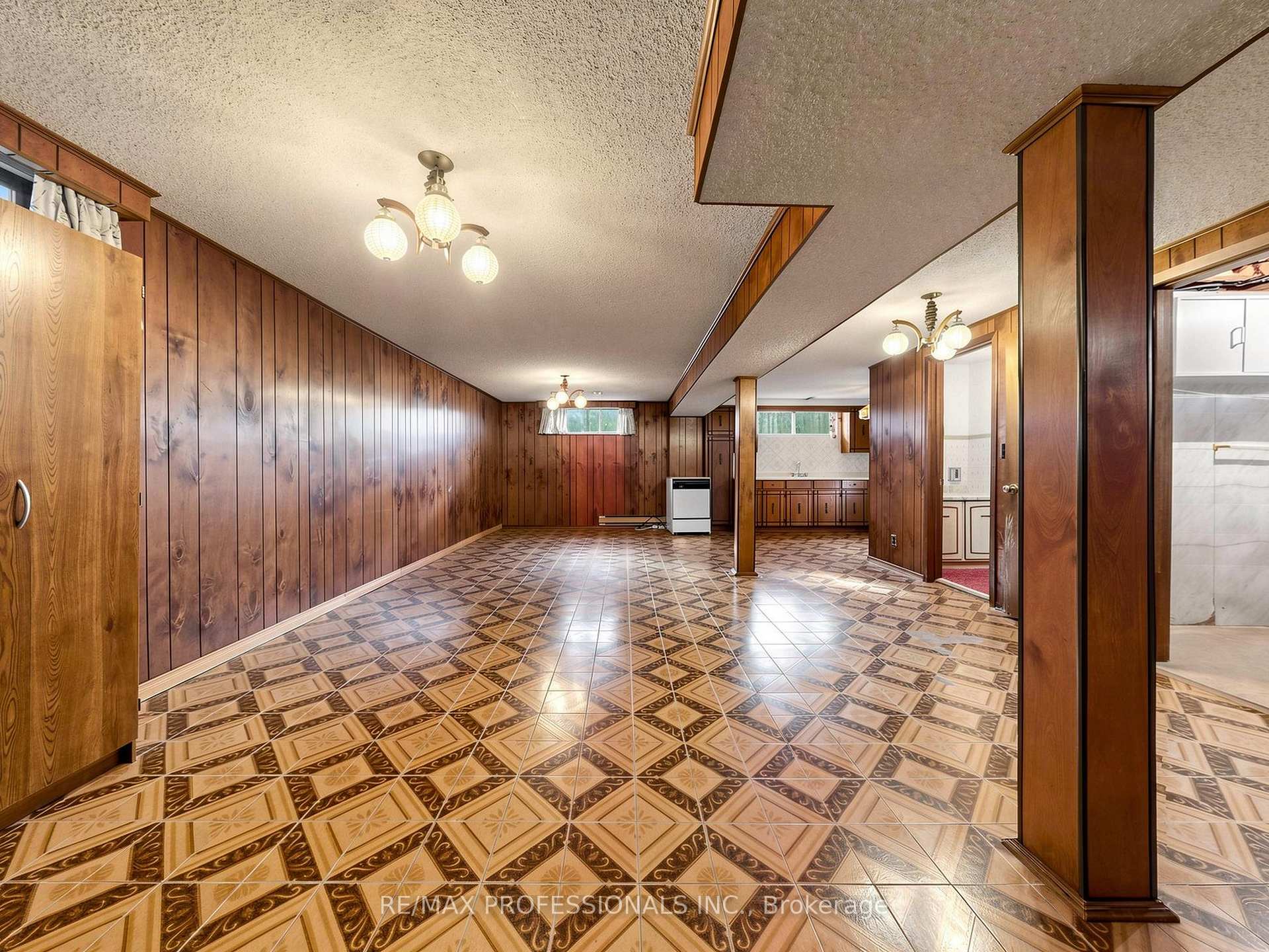 Photo 25 of 34 Crestridge Heights Road, Etobicoke, Willowridge-Martingrove-Richview — HOMEH