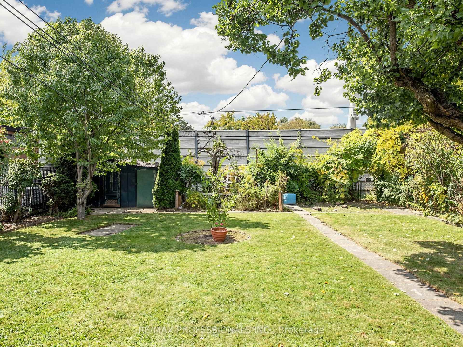 Photo 28 of 34 Crestridge Heights Road, Etobicoke, Willowridge-Martingrove-Richview — HOMEH