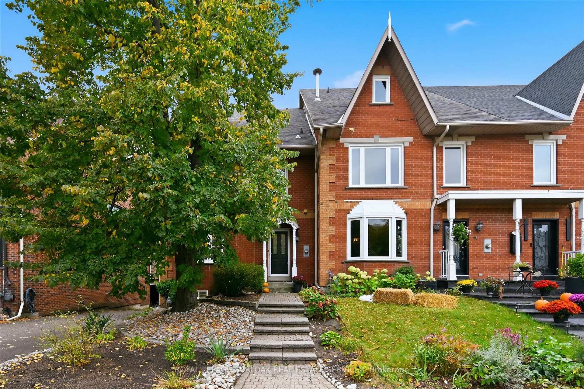 Photo 1 of 50 Edgewater Drive, Hamilton, Stoney Creek — HOMEH