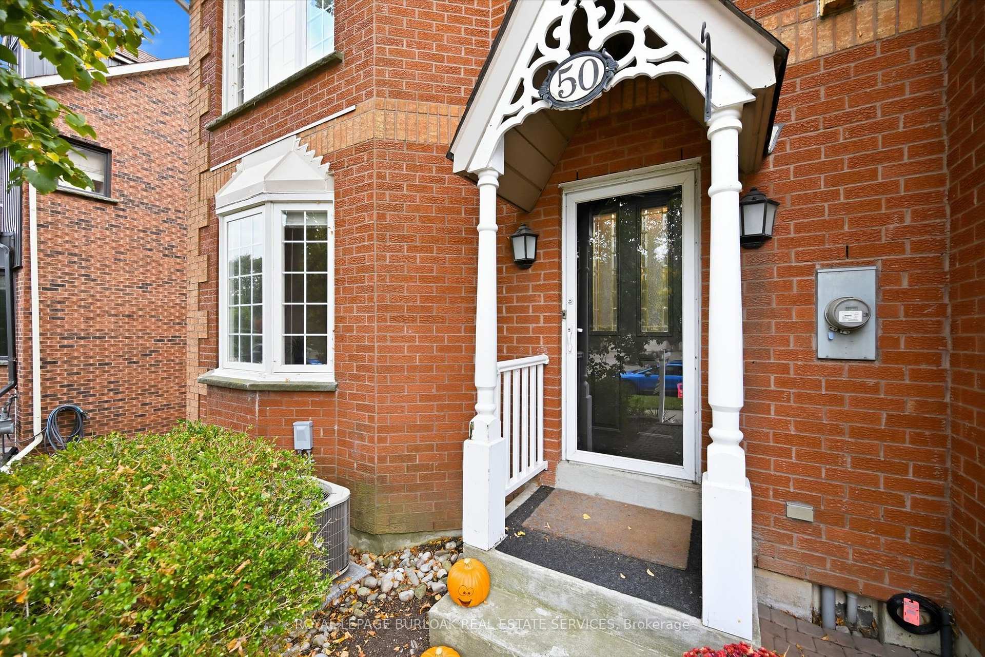 Photo 4 of 50 Edgewater Drive, Hamilton, Stoney Creek — HOMEH