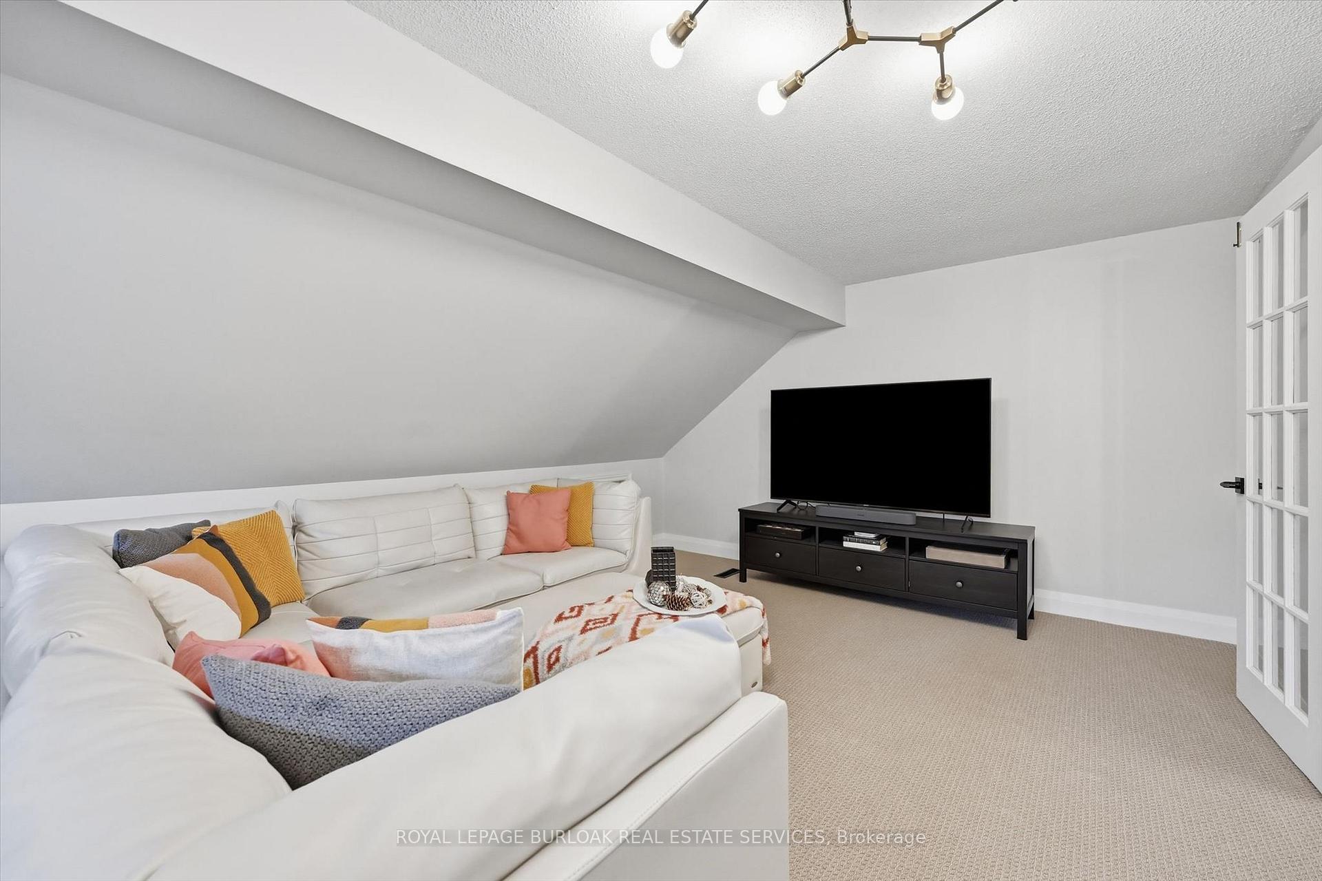 Photo 38 of 50 Edgewater Drive, Hamilton, Stoney Creek — HOMEH