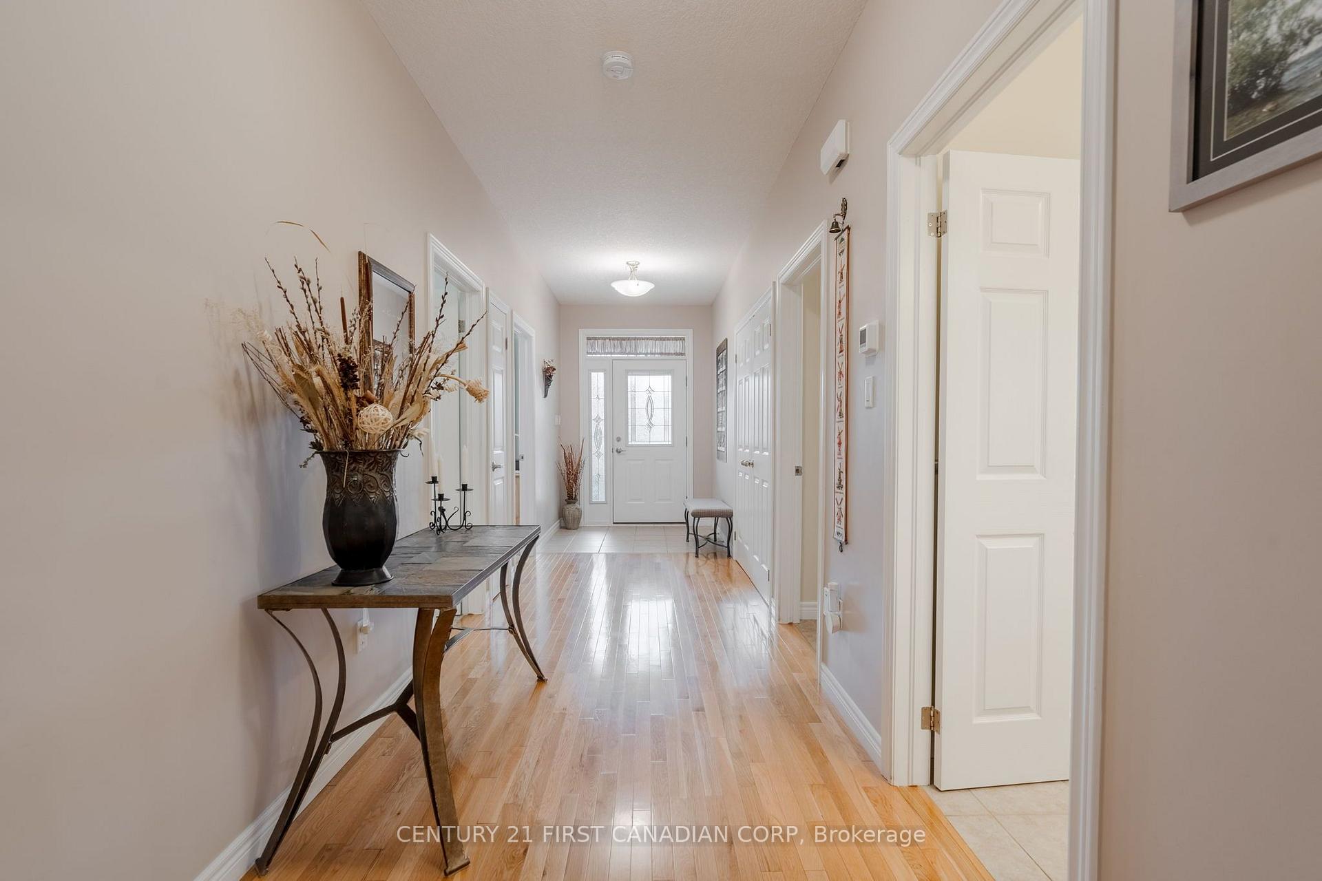 Photo 3 of 1611 Blackmaple Crescent, London, East A — HOMEH