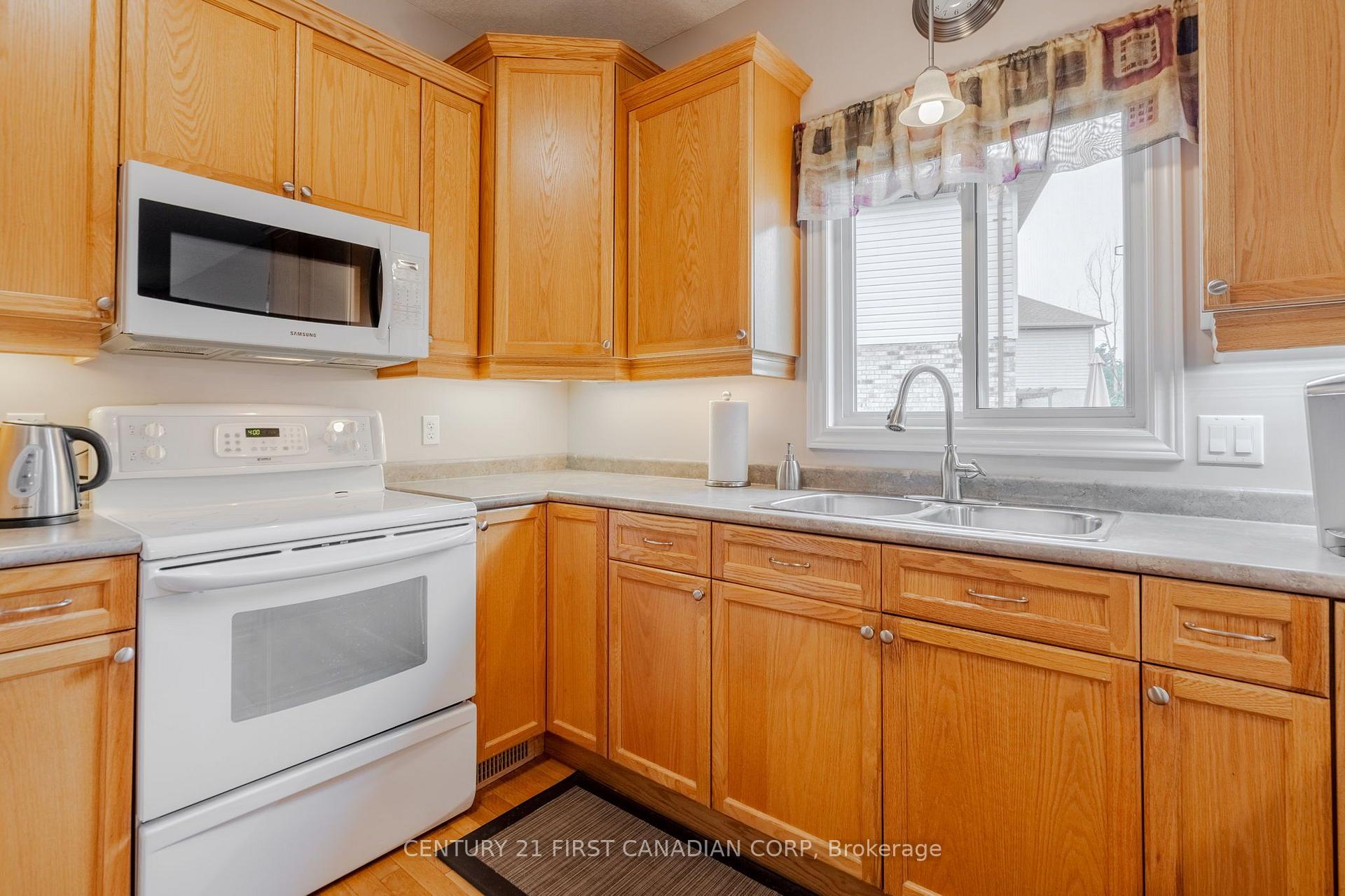 Photo 5 of 1611 Blackmaple Crescent, London, East A — HOMEH