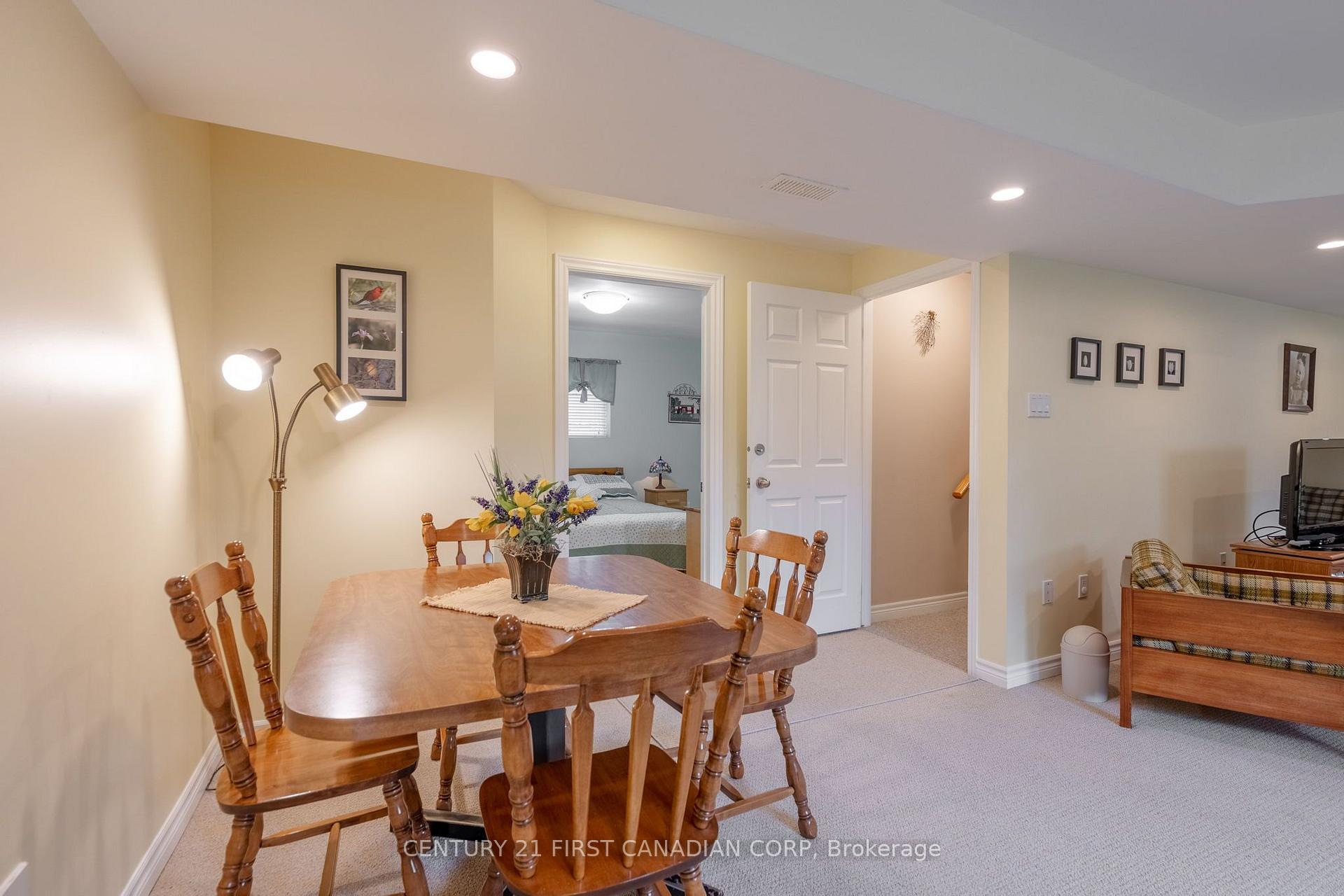 Photo 16 of 1611 Blackmaple Crescent, London, East A — HOMEH