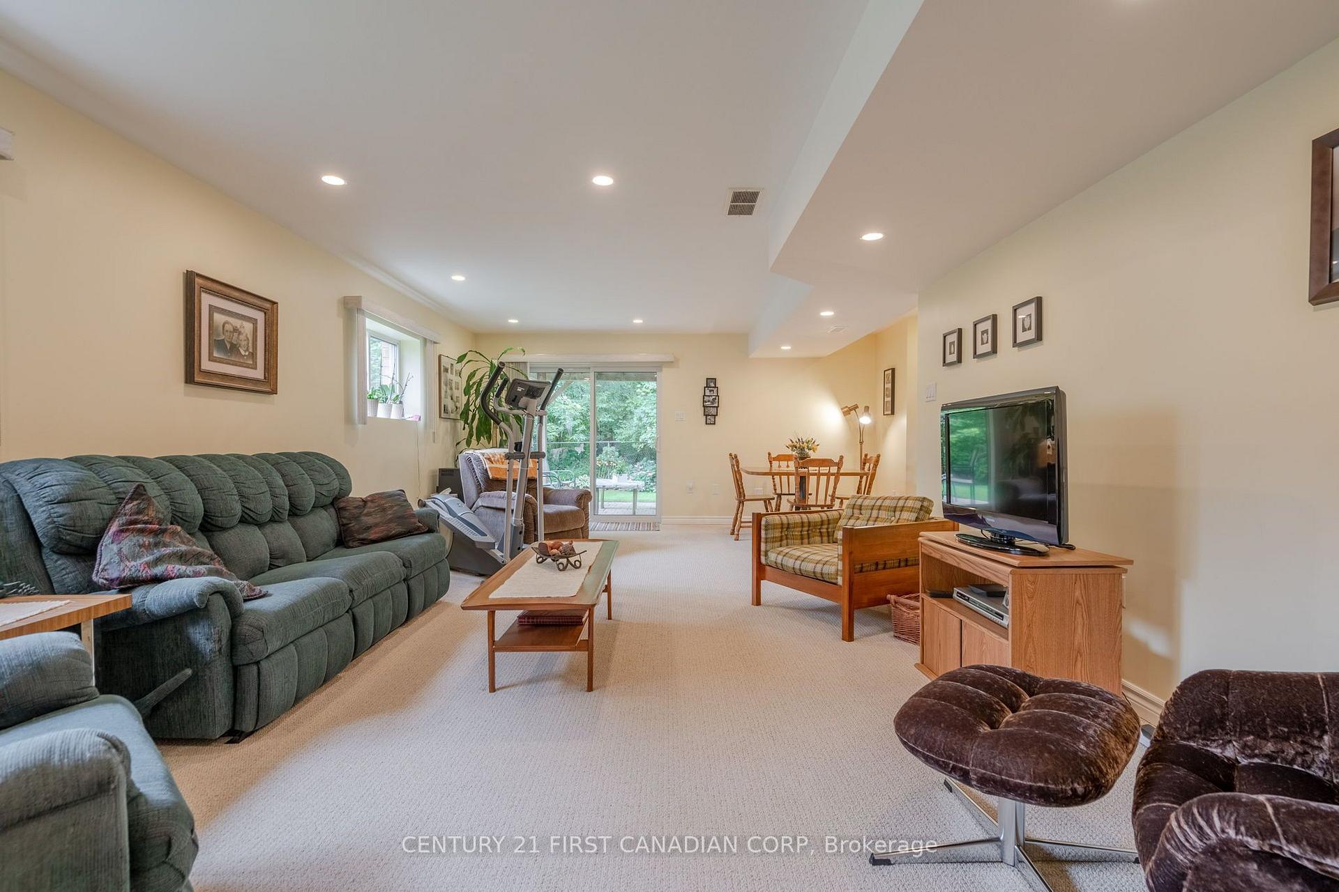Photo 17 of 1611 Blackmaple Crescent, London, East A — HOMEH