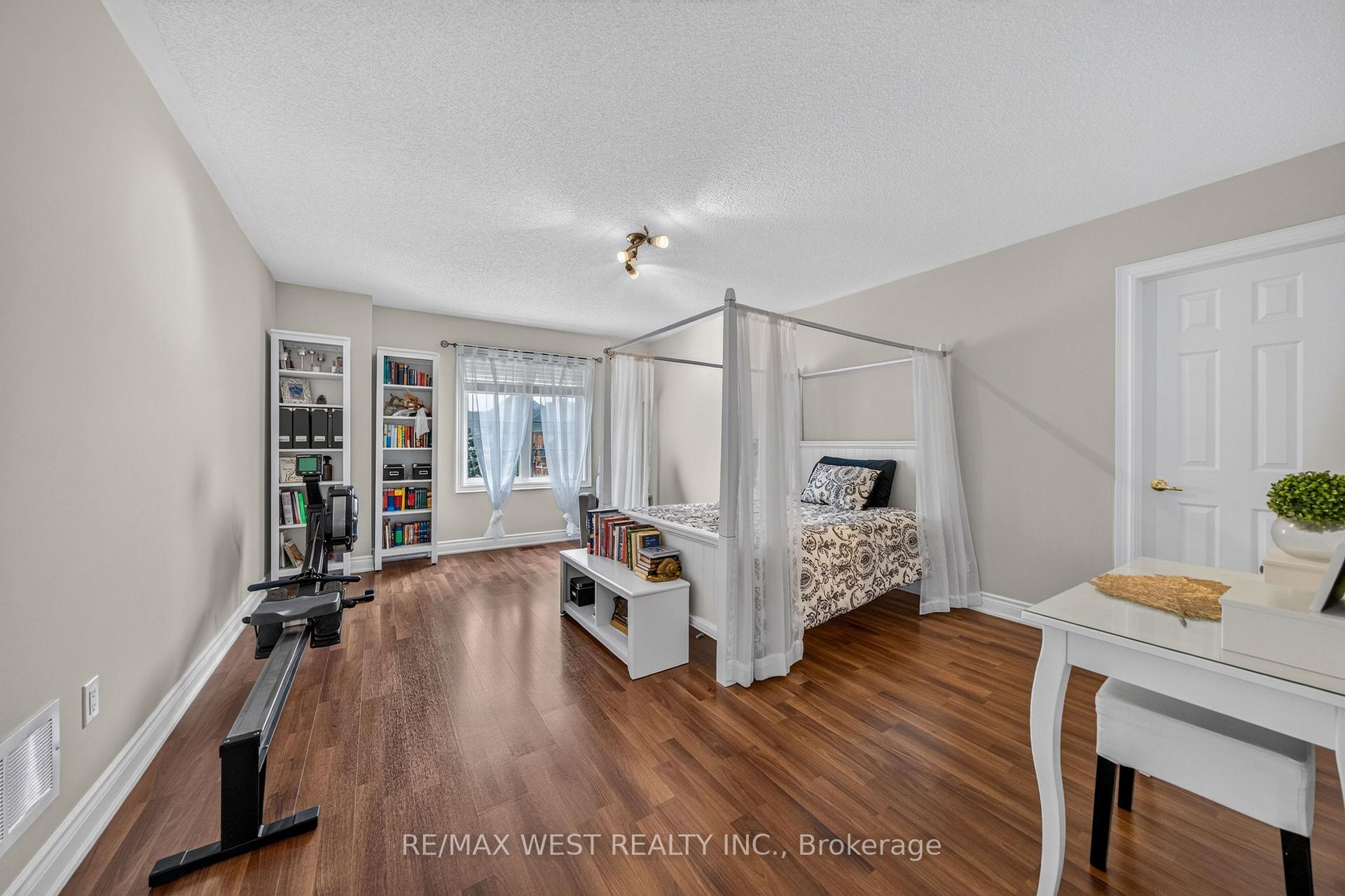 Photo 12 of 8 Calvados Crescent, Brampton, Vales of Castlemore North — HOMEH