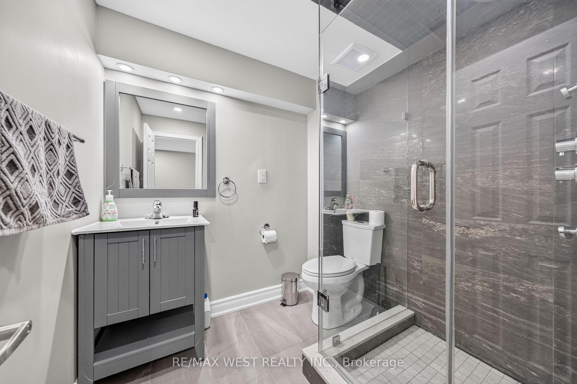 Photo 17 of 8 Calvados Crescent, Brampton, Vales of Castlemore North — HOMEH