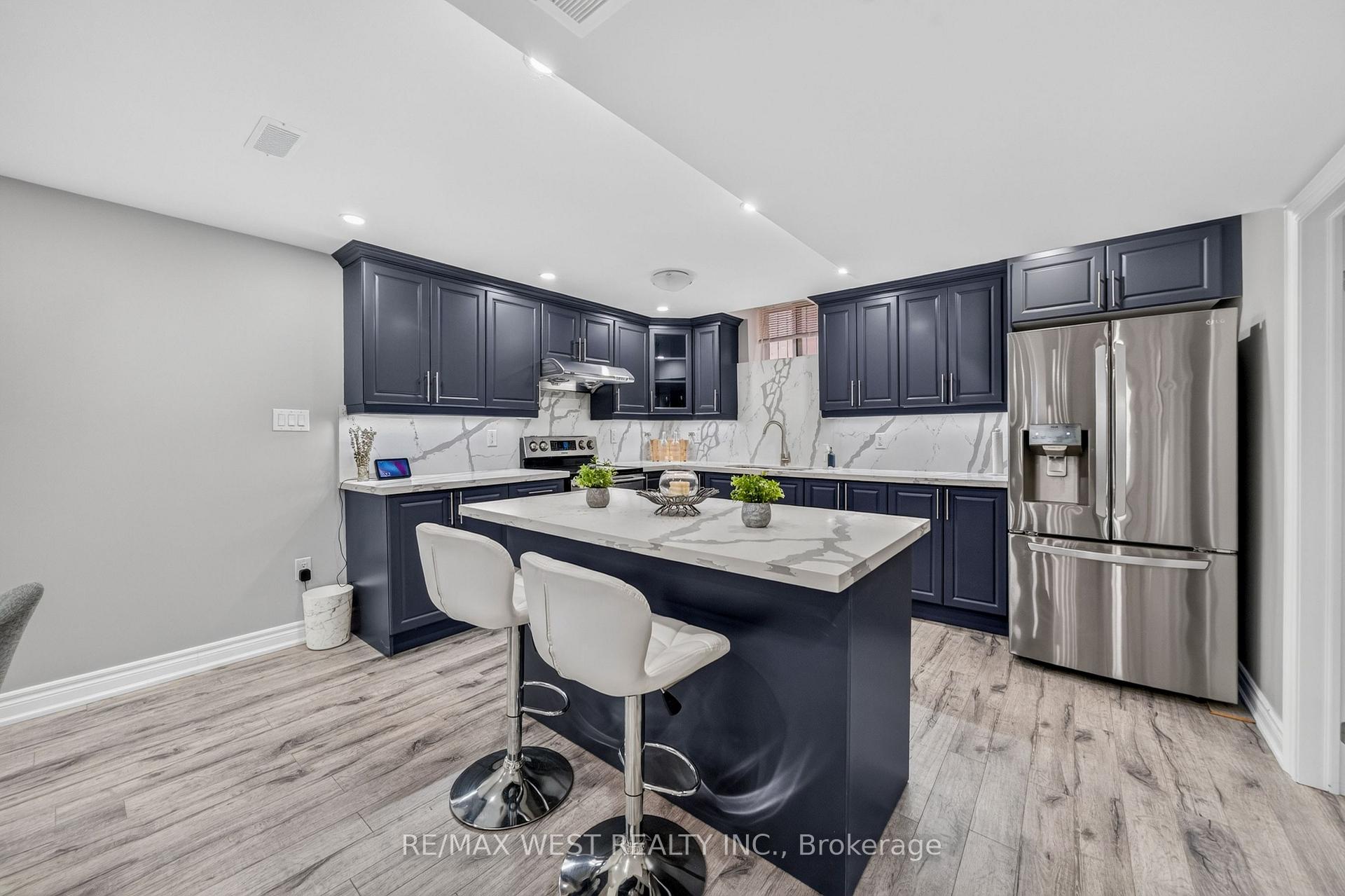 Photo 16 of 8 Calvados Crescent, Brampton, Vales of Castlemore North — HOMEH