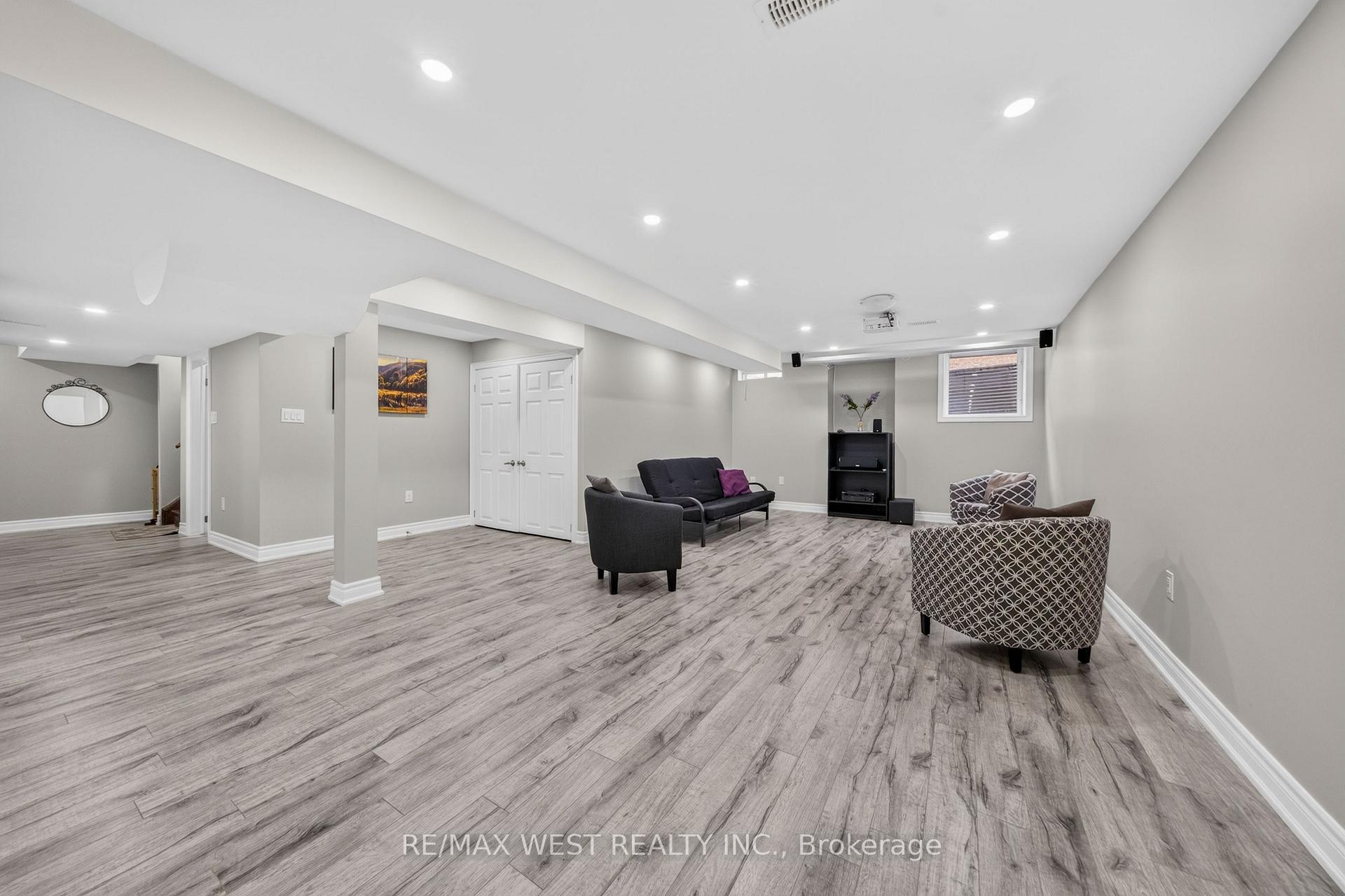 Photo 18 of 8 Calvados Crescent, Brampton, Vales of Castlemore North — HOMEH