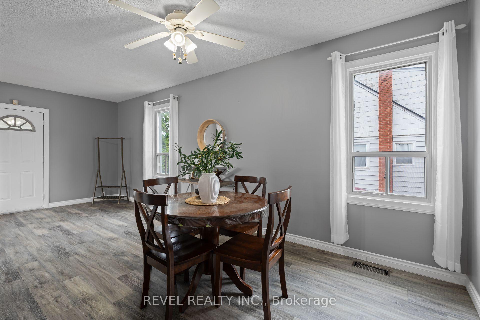 Photo 12 of 3 1/2 Dundonald Street, St. Catharines, Secord Woods — HOMEH