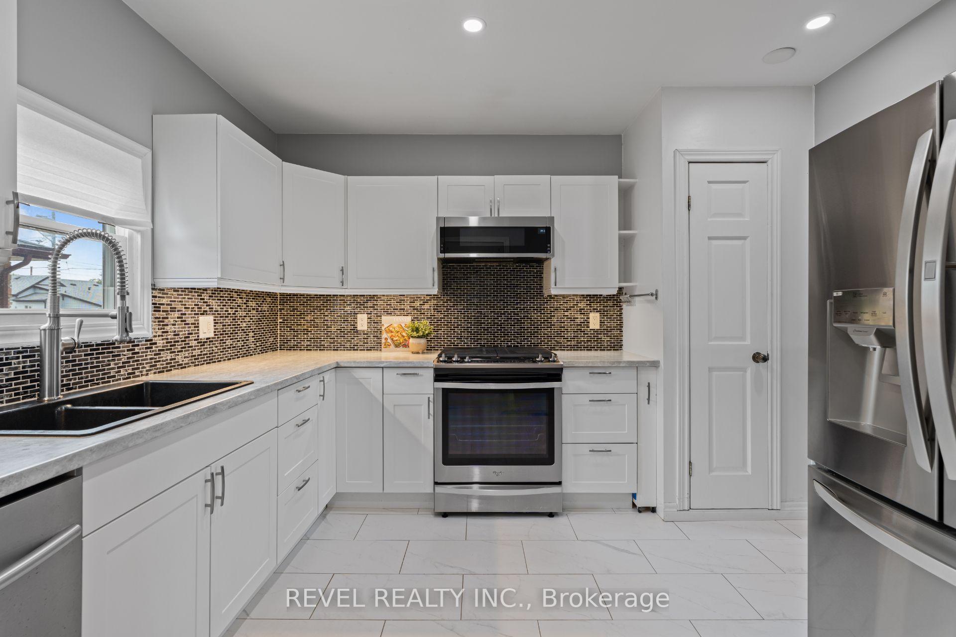 Photo 16 of 3 1/2 Dundonald Street, St. Catharines, Secord Woods — HOMEH