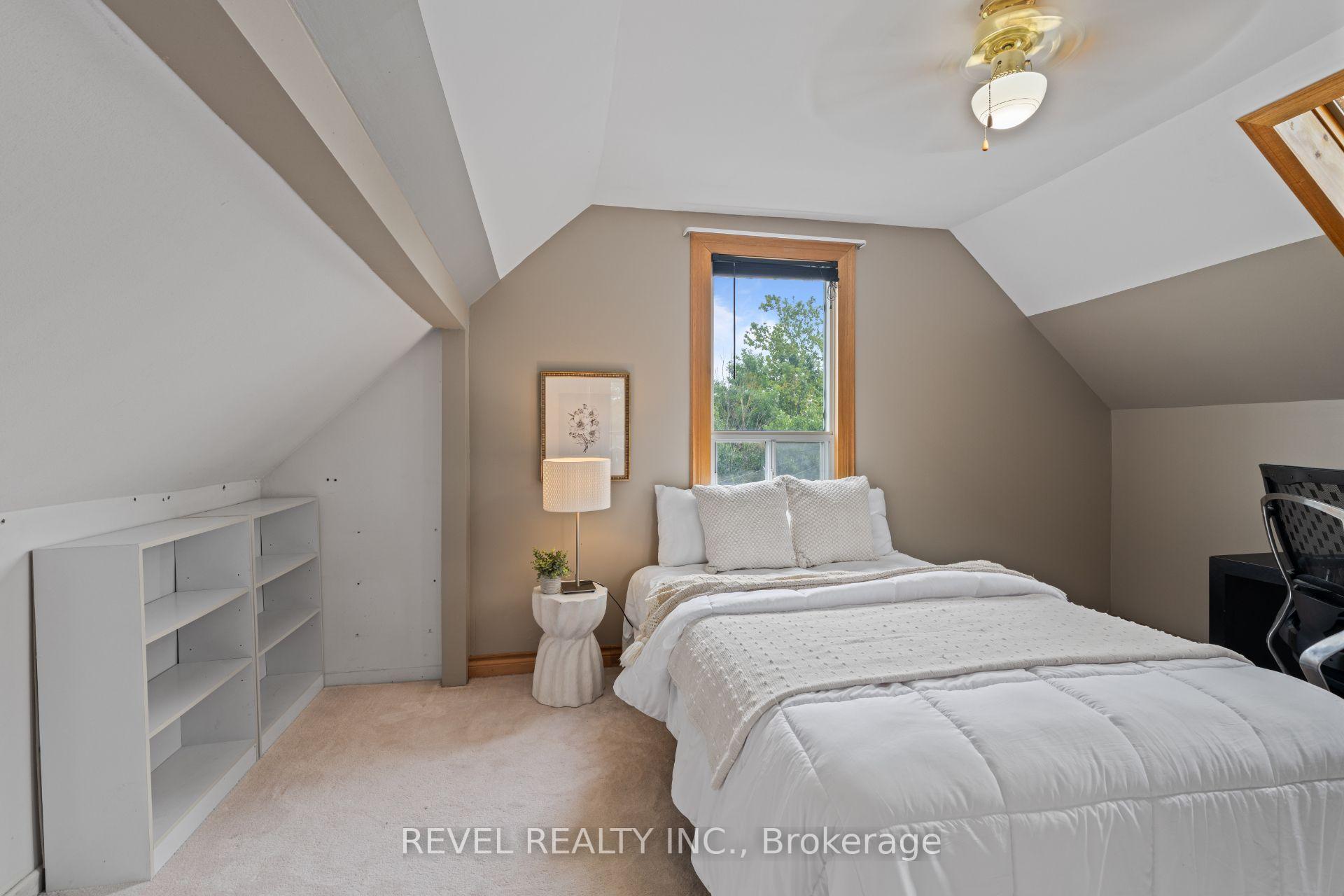 Photo 22 of 3 1/2 Dundonald Street, St. Catharines, Secord Woods — HOMEH