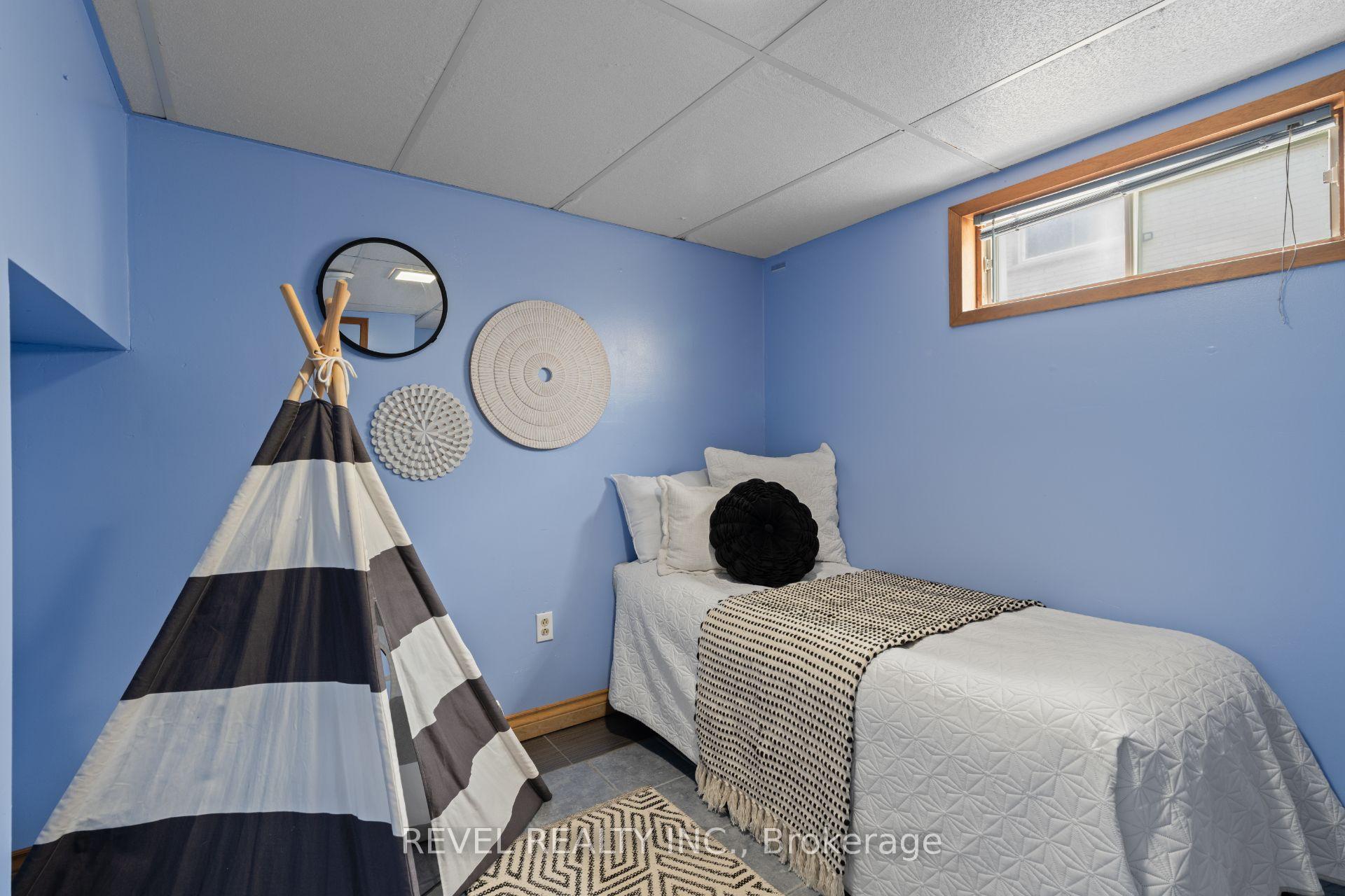 Photo 30 of 3 1/2 Dundonald Street, St. Catharines, Secord Woods — HOMEH