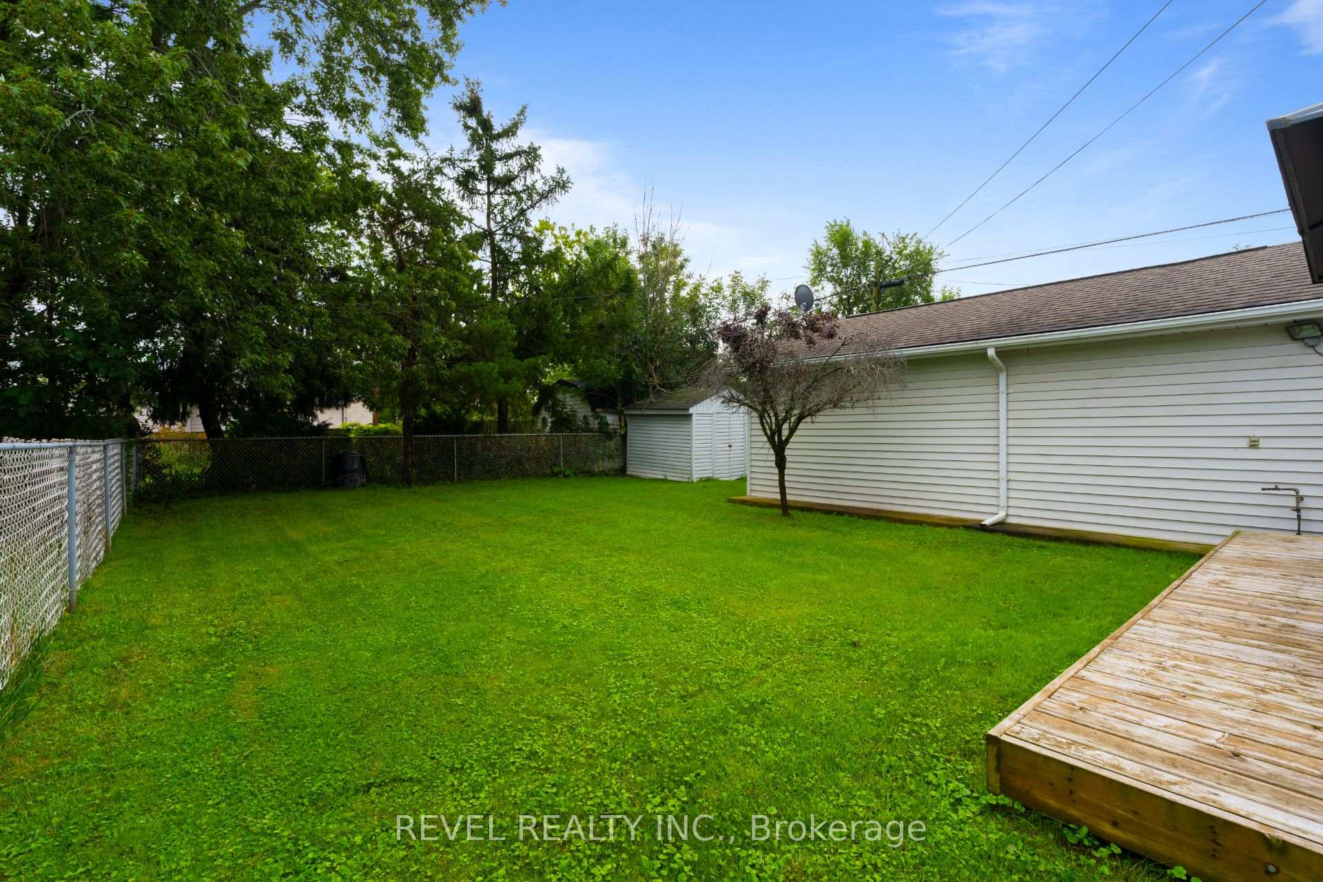 Photo 35 of 3 1/2 Dundonald Street, St. Catharines, Secord Woods — HOMEH