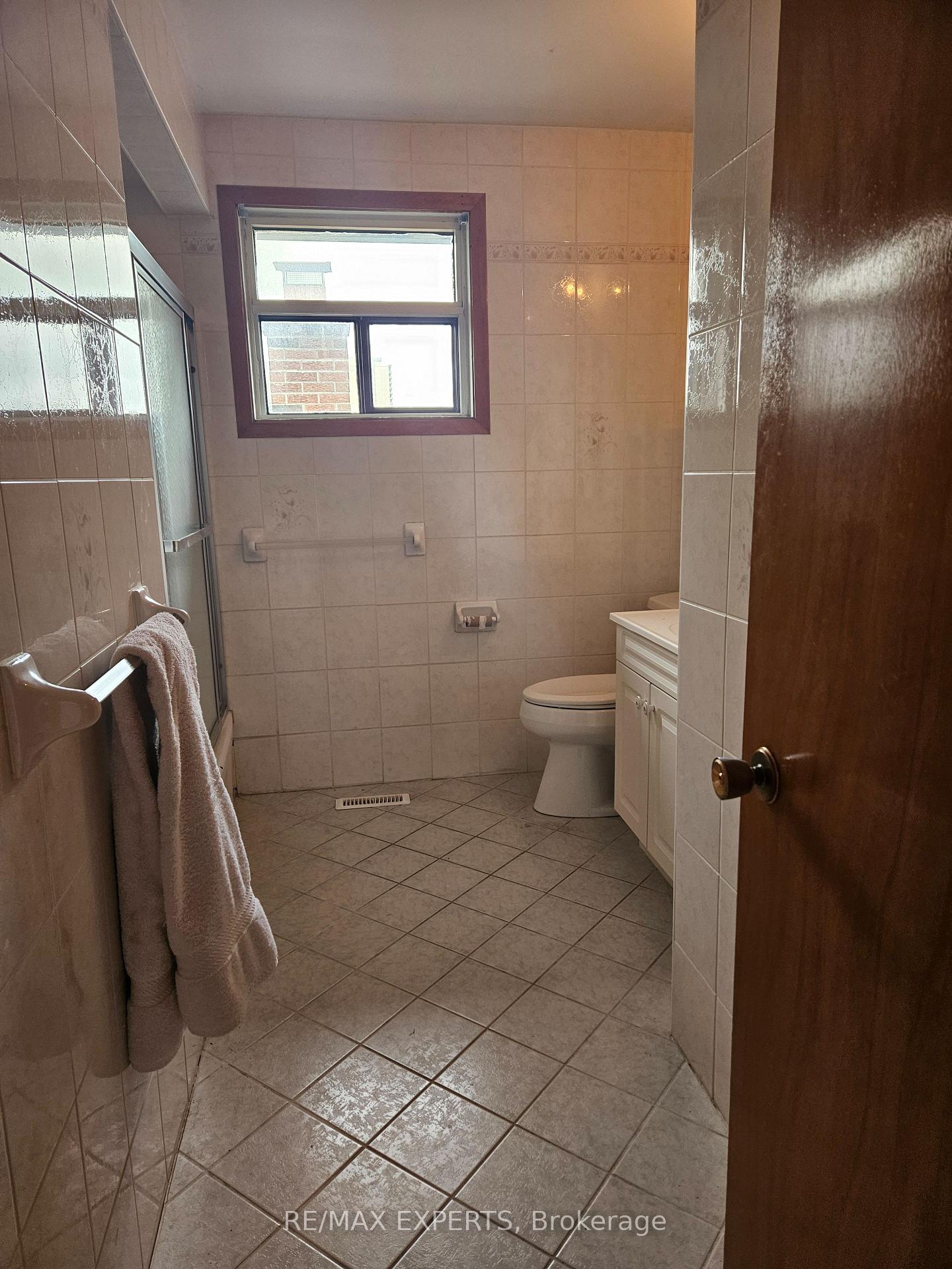 Photo 14 of 1 Byworth Boulevard, Etobicoke, Kingsview Village-The Westway — HOMEH