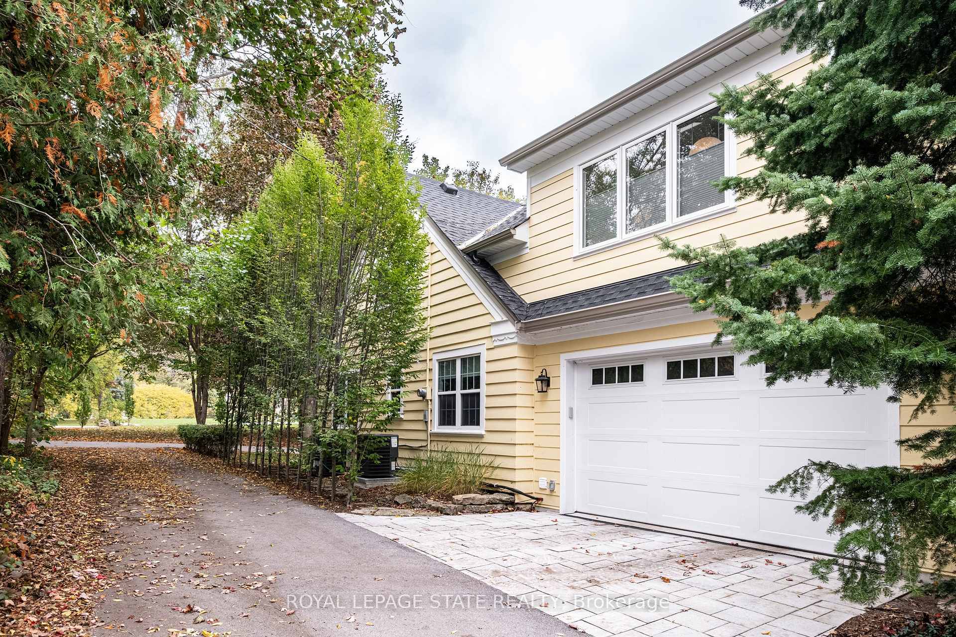 Photo 4 of 22 Parkview Row, Hamilton, Dundas — HOMEH