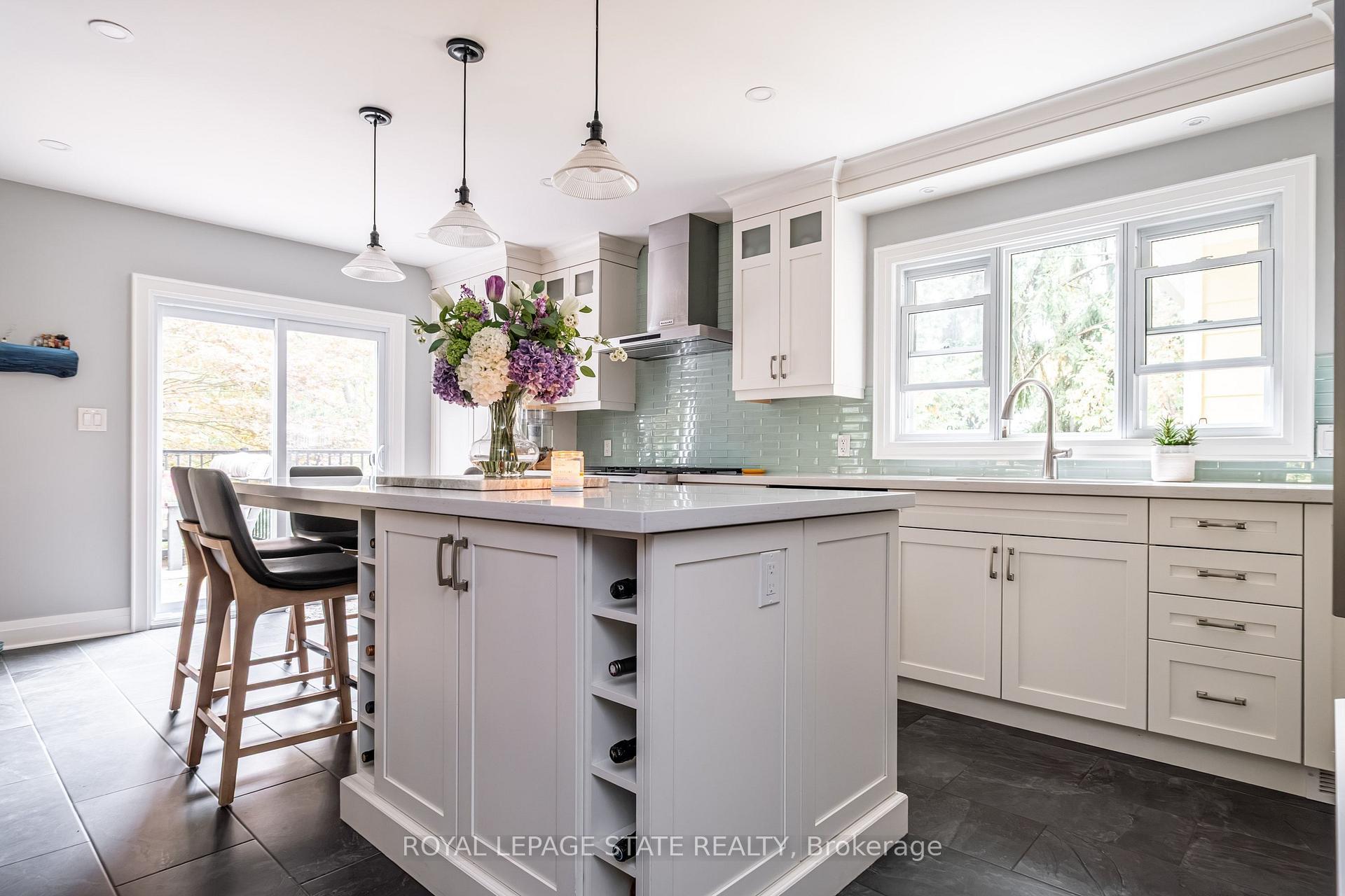 Photo 13 of 22 Parkview Row, Hamilton, Dundas — HOMEH