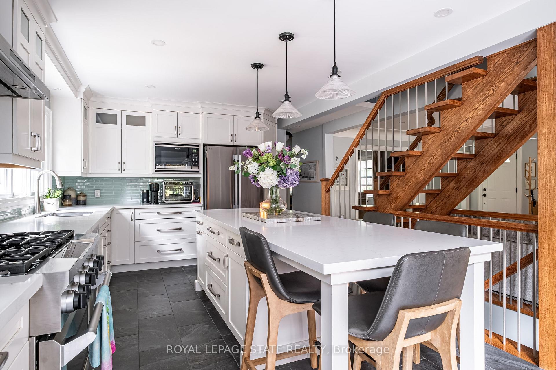Photo 15 of 22 Parkview Row, Hamilton, Dundas — HOMEH