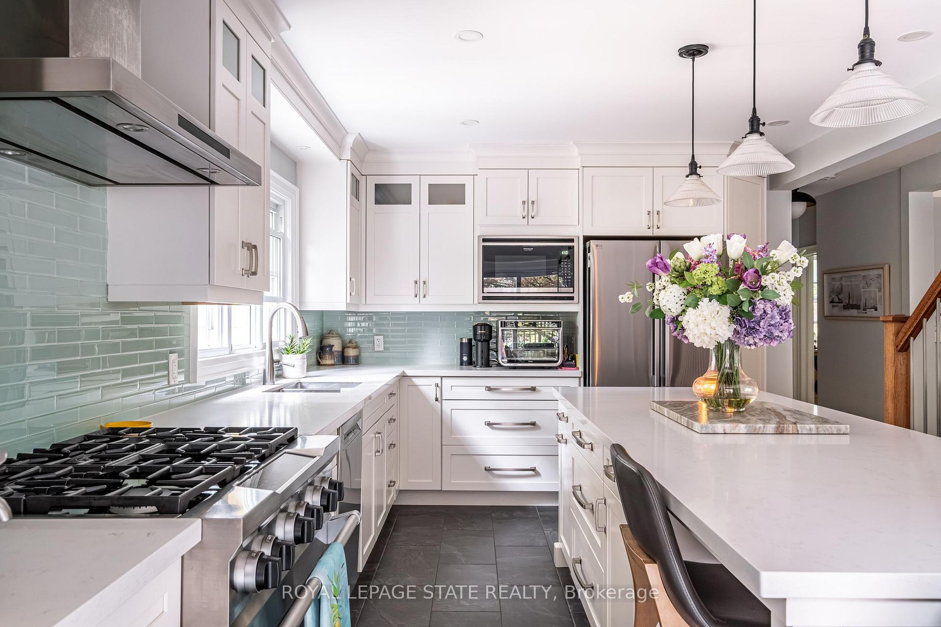 Photo 14 of 22 Parkview Row, Hamilton, Dundas — HOMEH