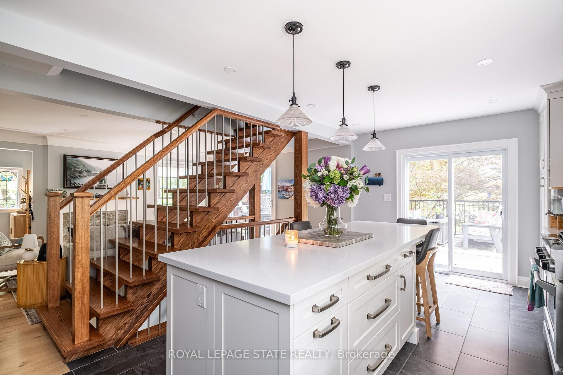 Photo 16 of 22 Parkview Row, Hamilton, Dundas — HOMEH