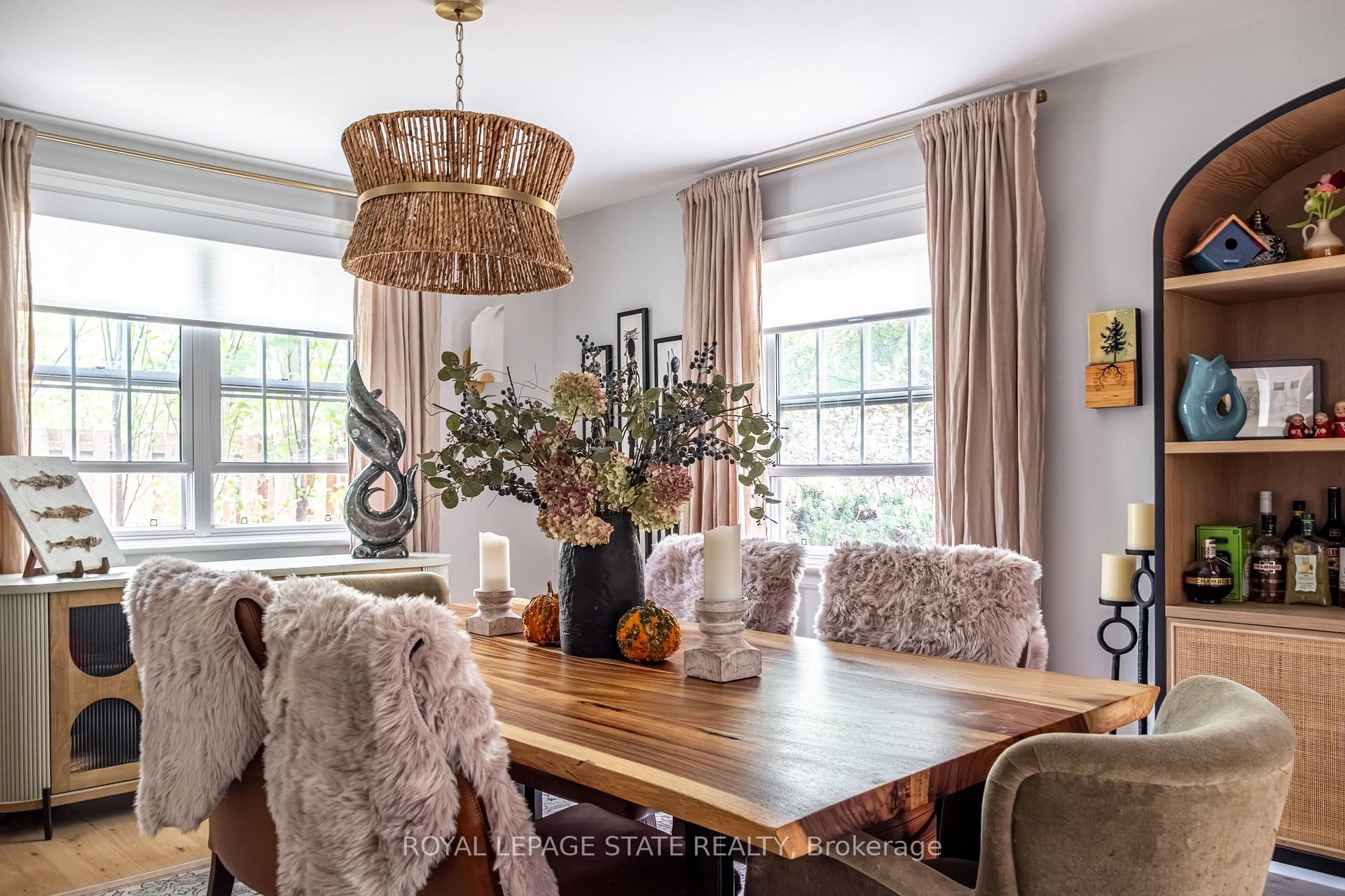 Photo 23 of 22 Parkview Row, Hamilton, Dundas — HOMEH