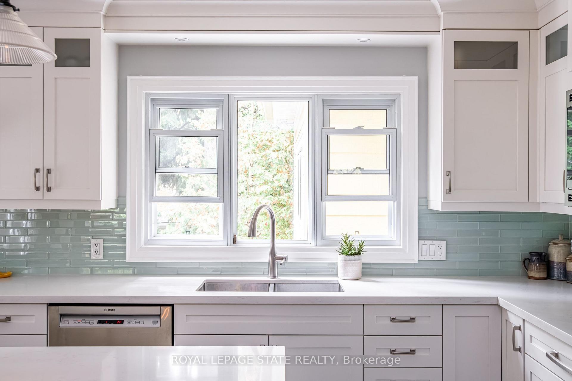 Photo 25 of 22 Parkview Row, Hamilton, Dundas — HOMEH