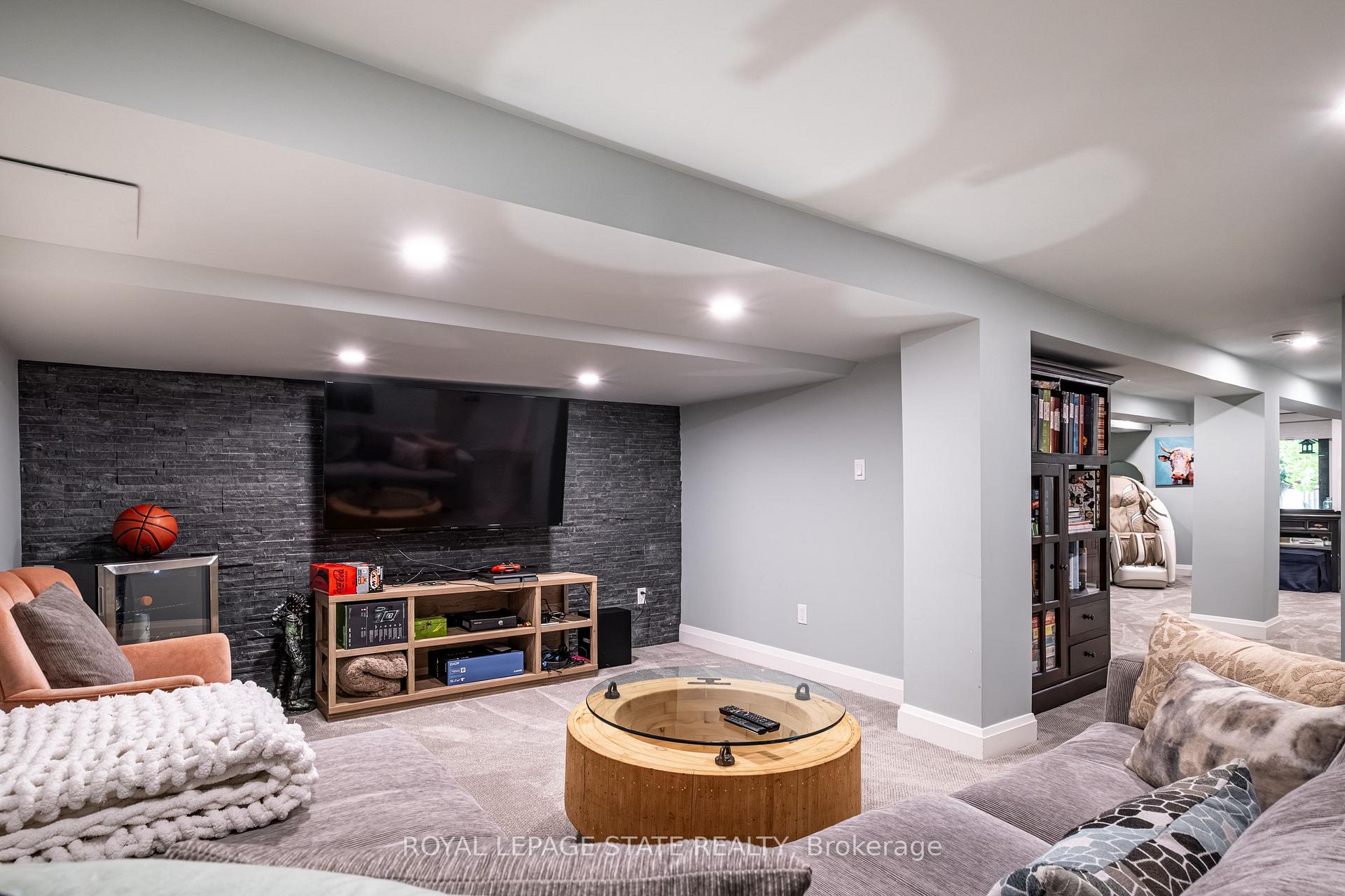 Photo 40 of 22 Parkview Row, Hamilton, Dundas — HOMEH