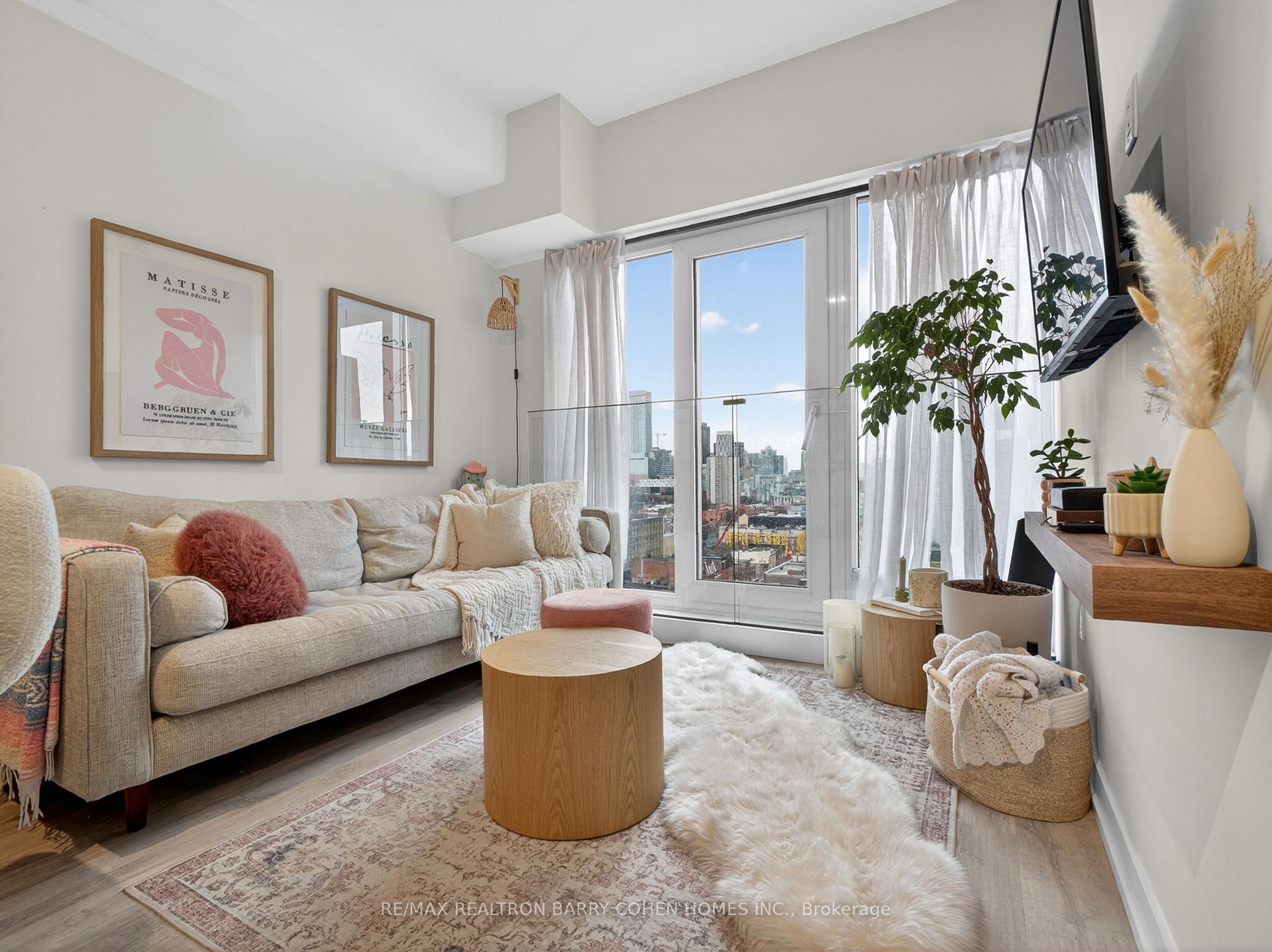Photo 7 of Unit PH3, 2 Augusta Avenue, Toronto, Waterfront Communities — HOMEH