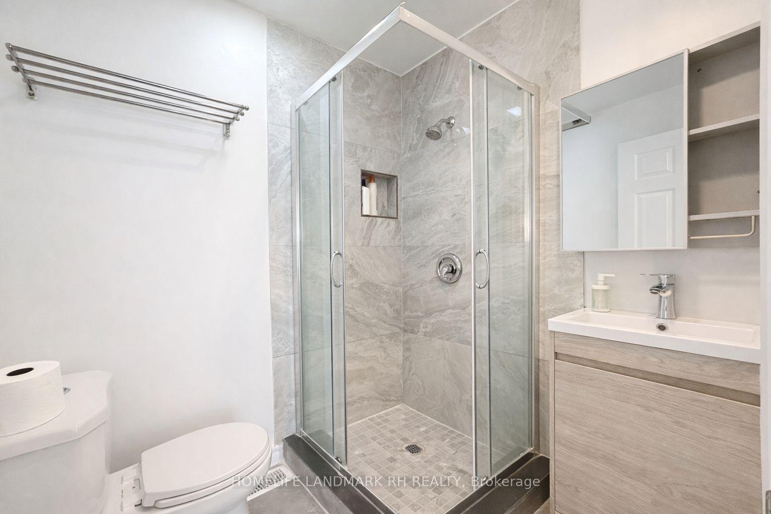 Photo 7 of Unit A, 46 Glen Cameron Road, Markham, Thornhill — HOMEH