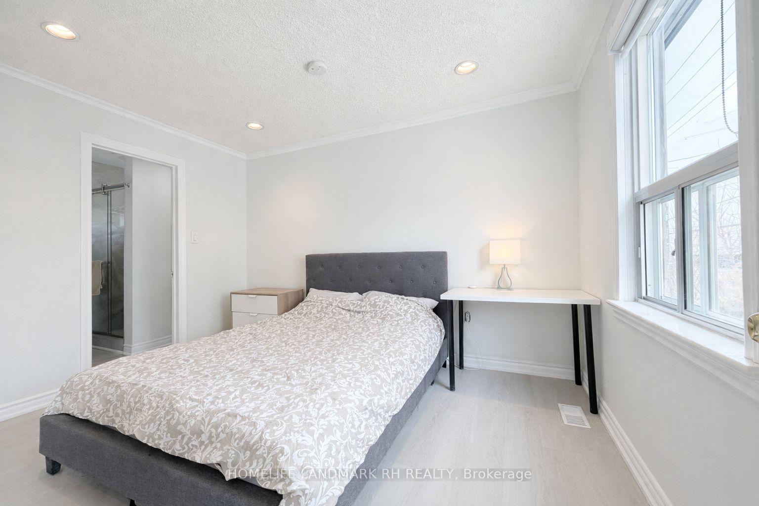 Photo 8 of Unit A, 46 Glen Cameron Road, Markham, Thornhill — HOMEH