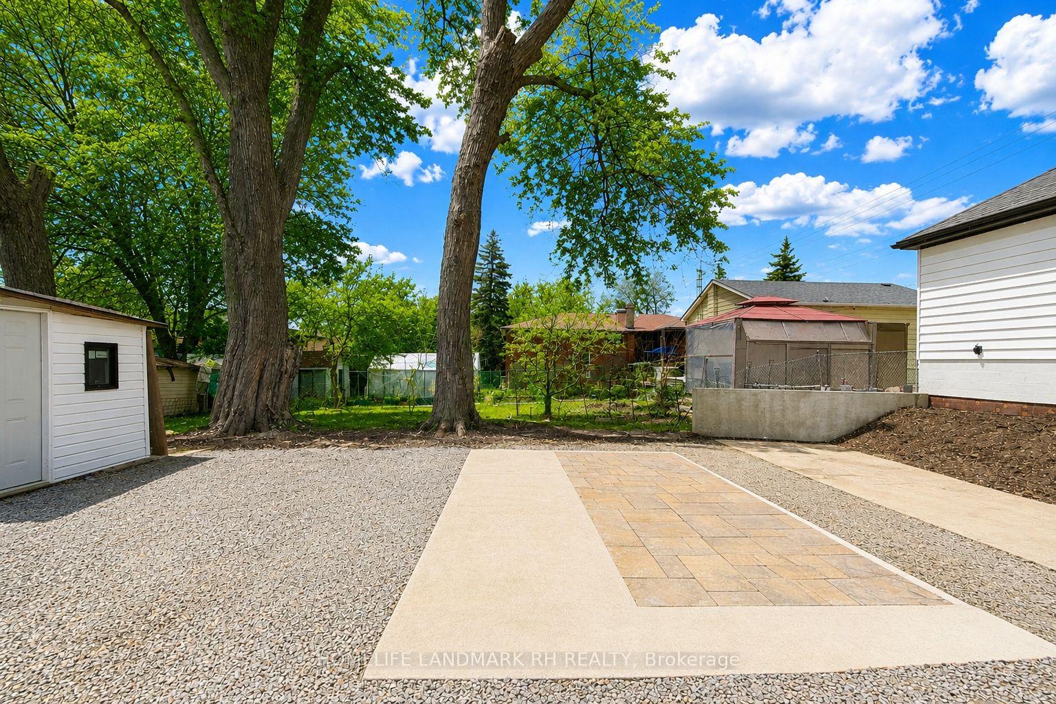 Photo 10 of Unit A, 46 Glen Cameron Road, Markham, Thornhill — HOMEH