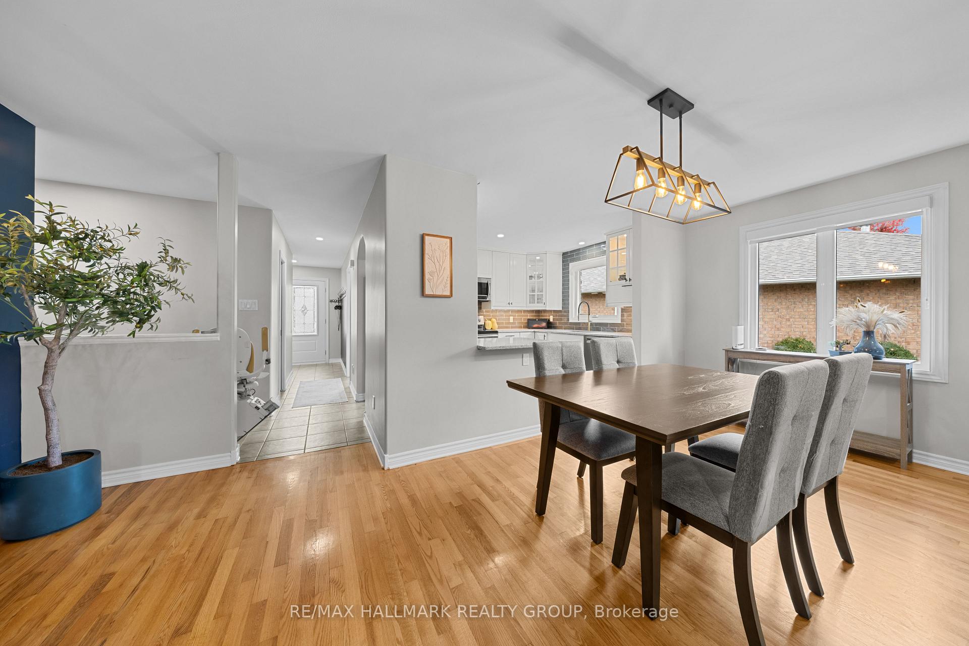 Photo 3 of 28 Dr Gordon Crescent, North Grenville, Kemptville — HOMEH