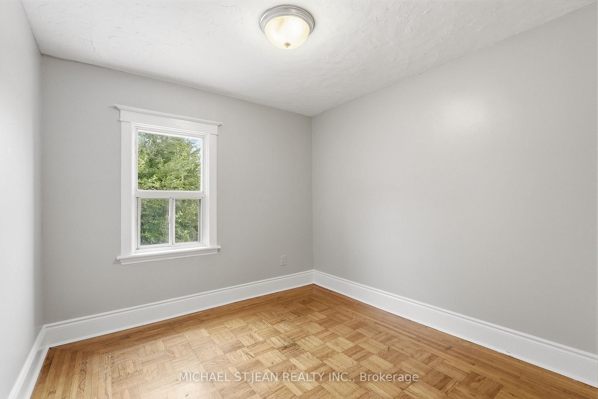 Photo 29 of 105 Balmoral Avenue N, Hamilton, Crown Point — HOMEH