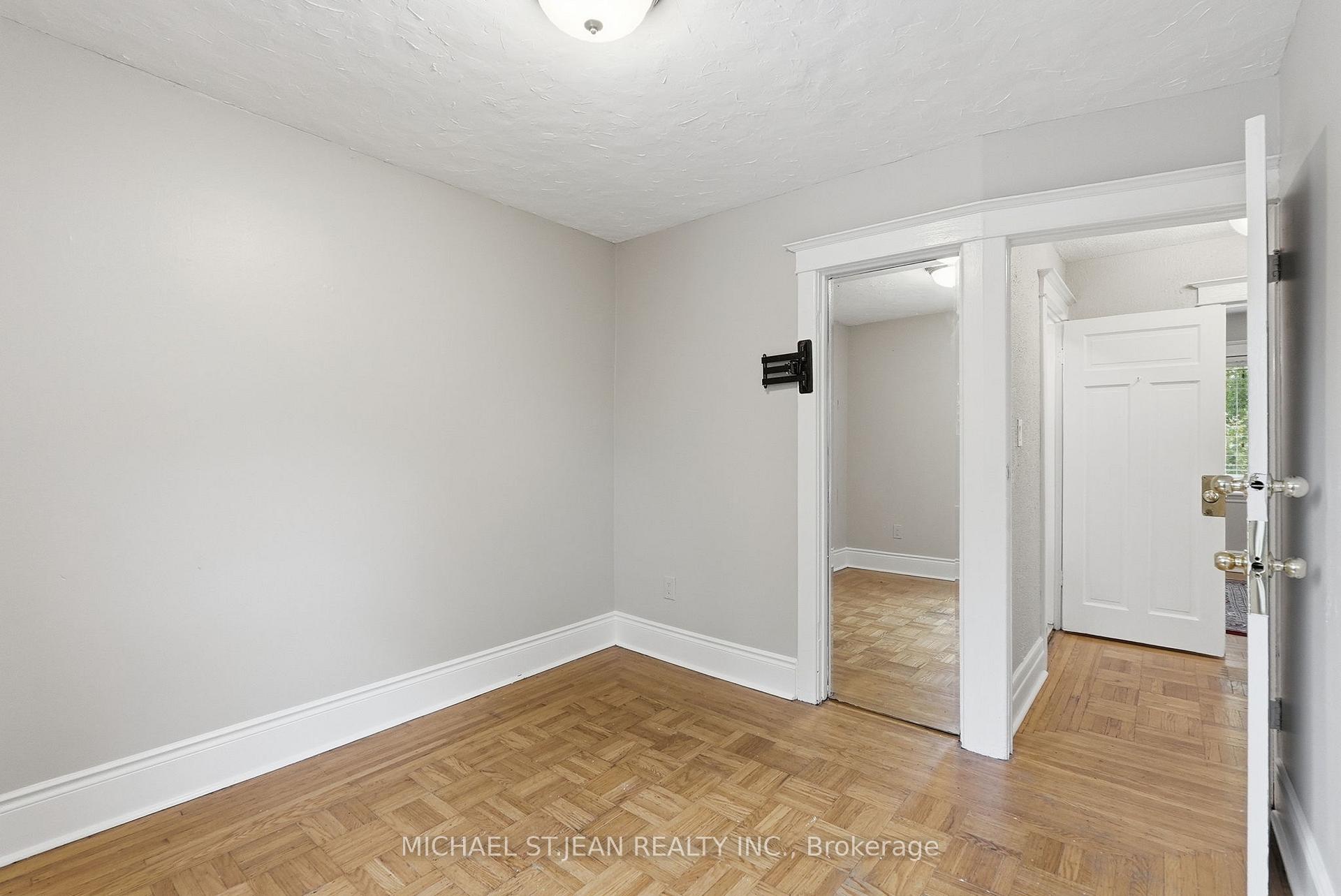 Photo 30 of 105 Balmoral Avenue N, Hamilton, Crown Point — HOMEH