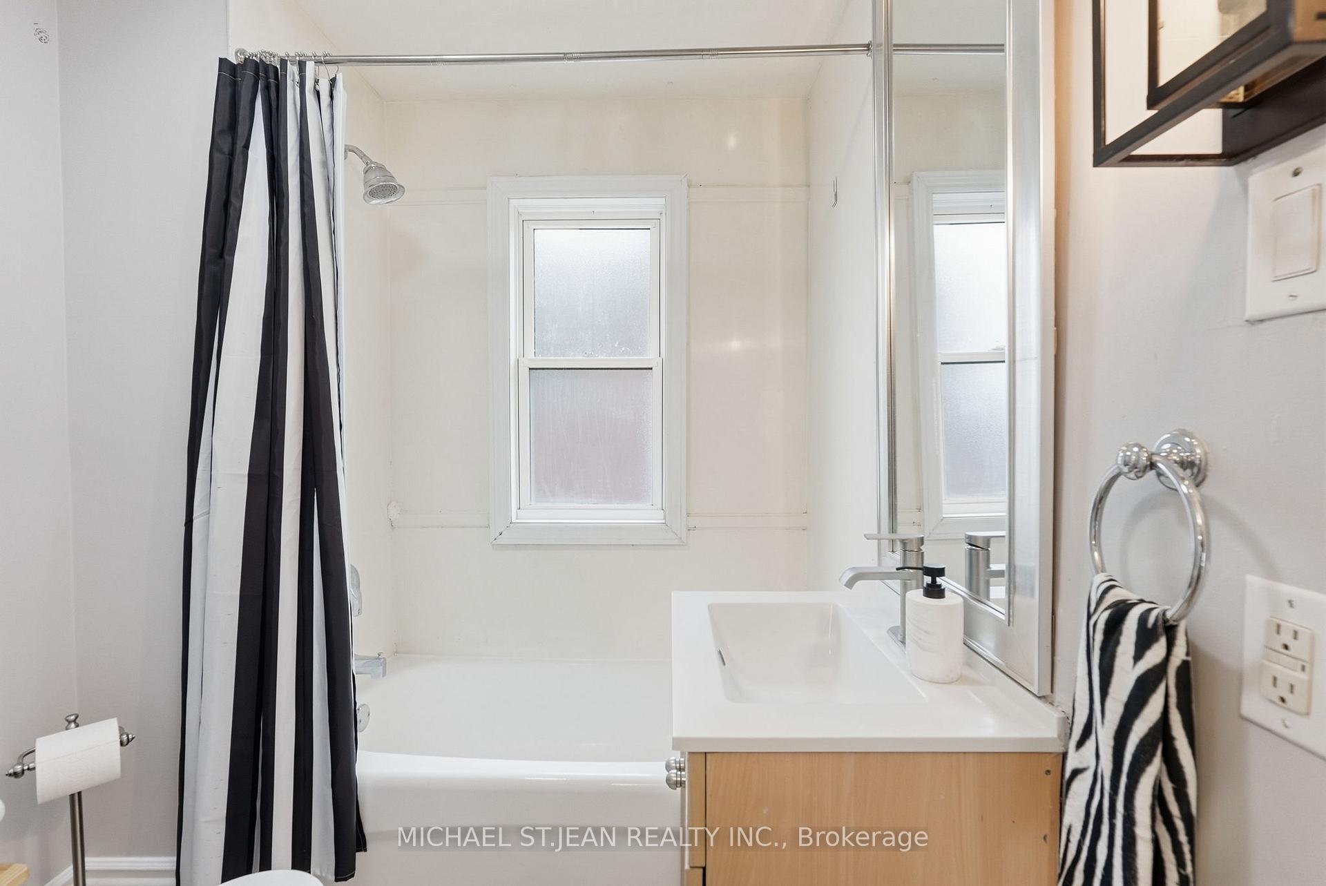 Photo 31 of 105 Balmoral Avenue N, Hamilton, Crown Point — HOMEH
