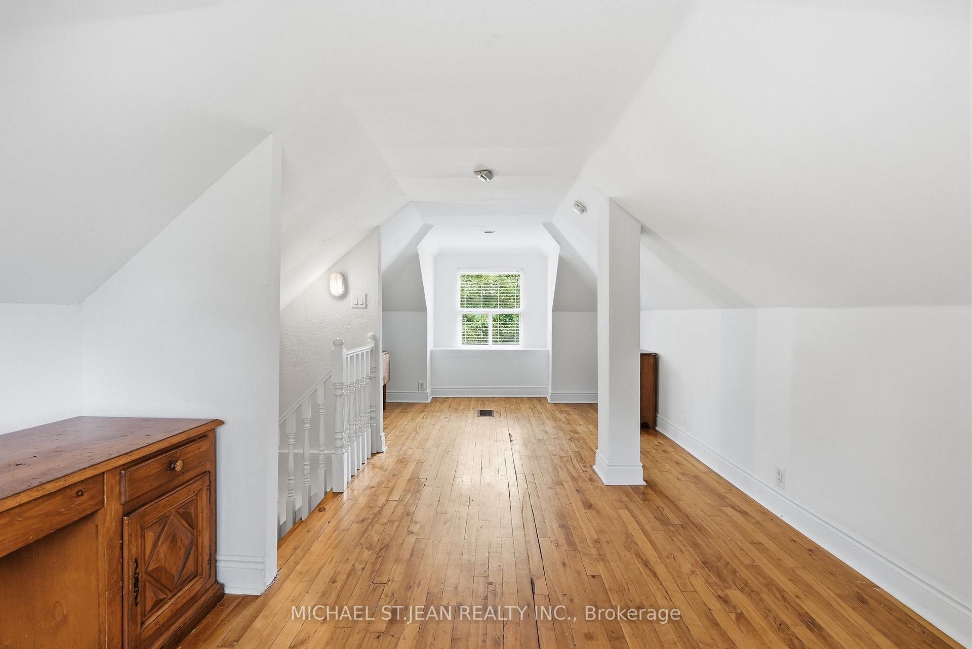 Photo 33 of 105 Balmoral Avenue N, Hamilton, Crown Point — HOMEH
